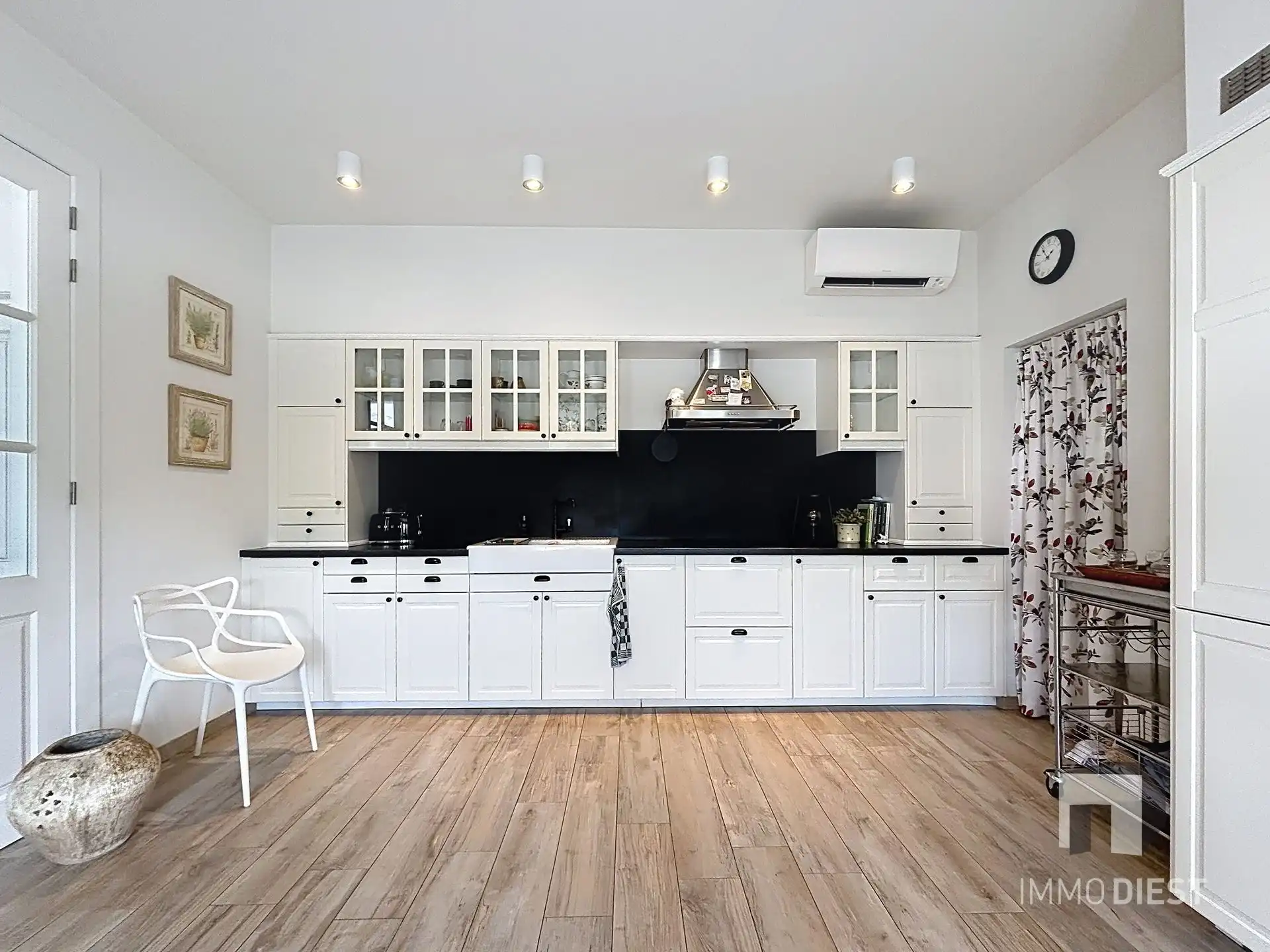 Welkom in deze herenwoning vol charme en grandeur in Scherpenheuvel. foto 6