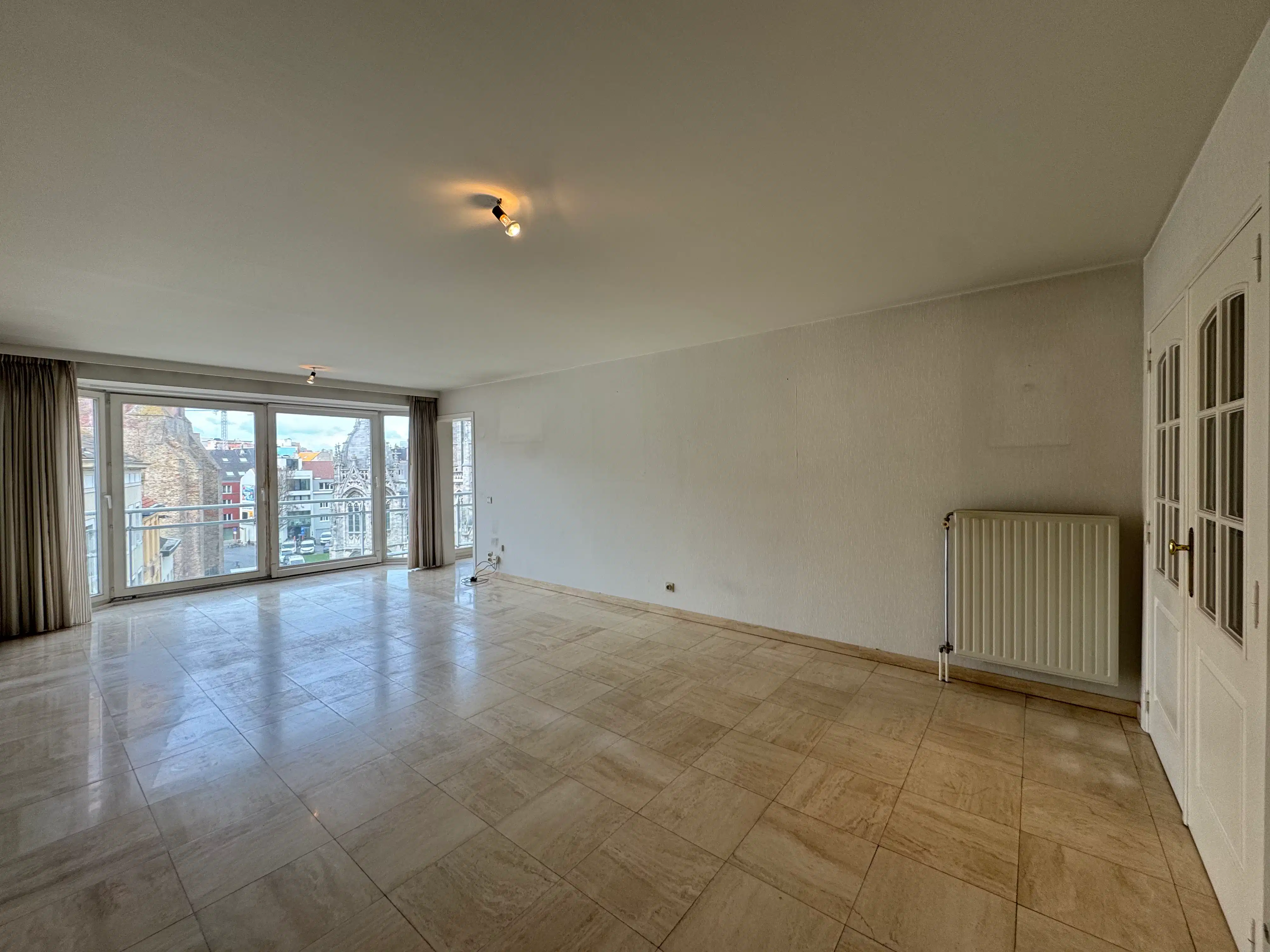 Appartement met prachtig uitzicht op Sint-Petrus-en-Pauluskerk foto 3