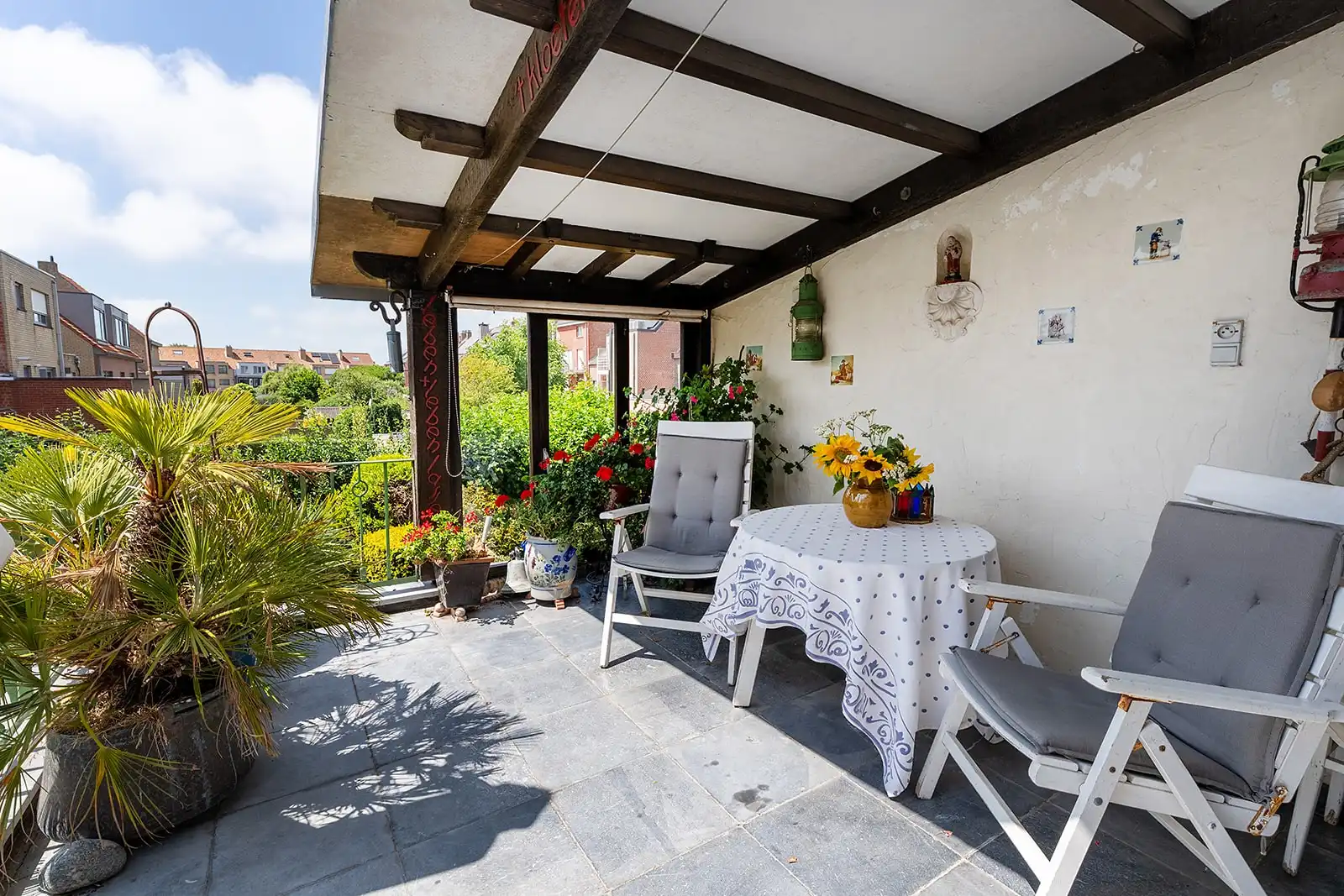 Uitzonderlijke gezinswoning (275m²) met ruim atelier, zonnig terras, garage en prachtige tuin foto 14