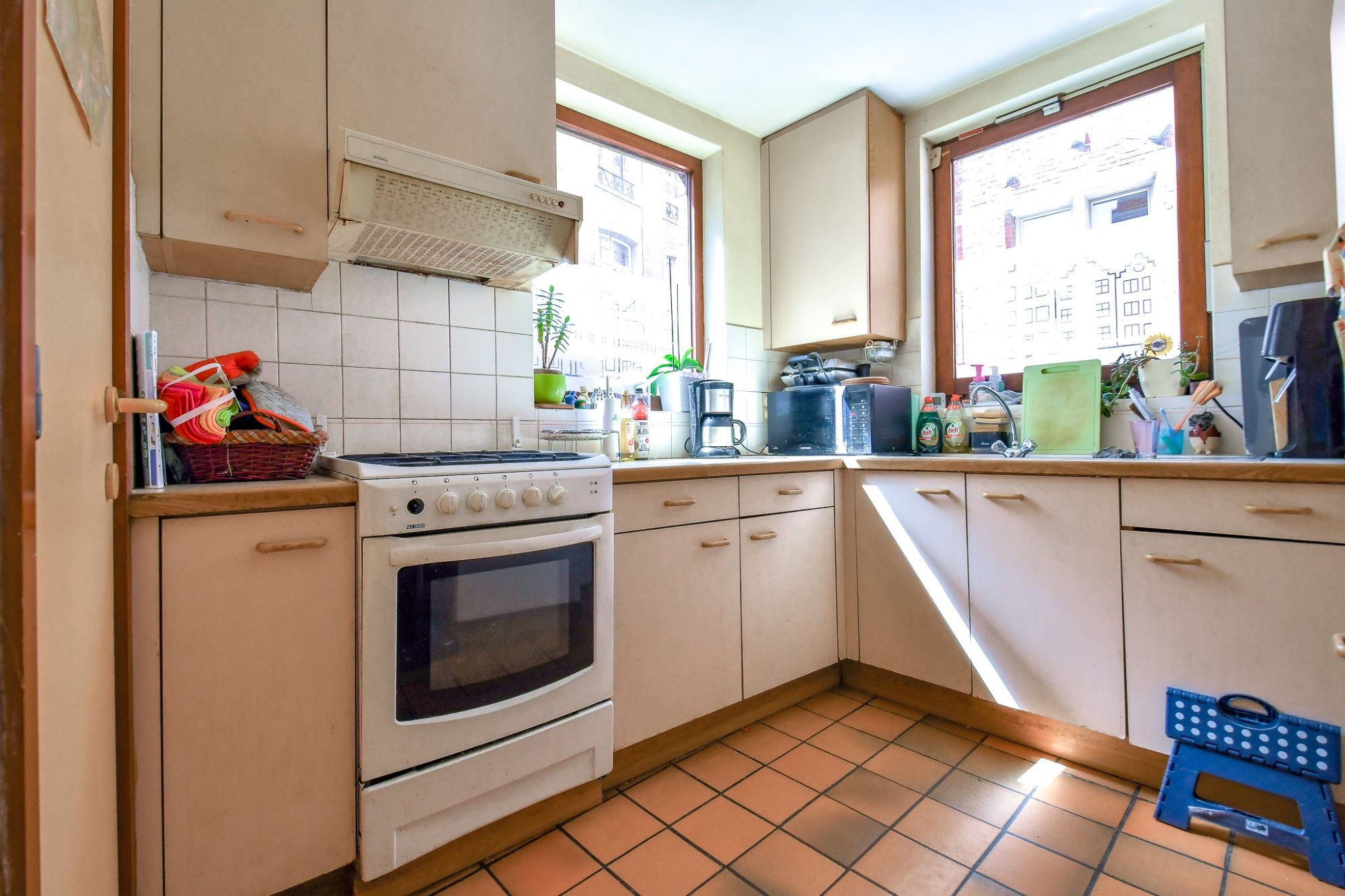 Ruime lichtrijke hoekwoning met 3 slpk - tuin - terras - kelder foto 6