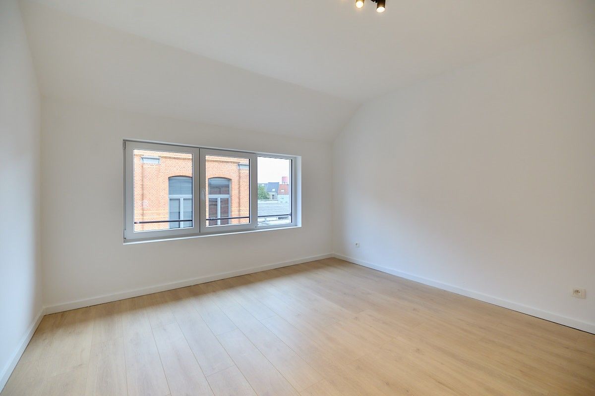 Vernieuwbouwwoning met 3 ruime slaapkamers, bureau en tuin – instapklaar en energiezuinig foto 14