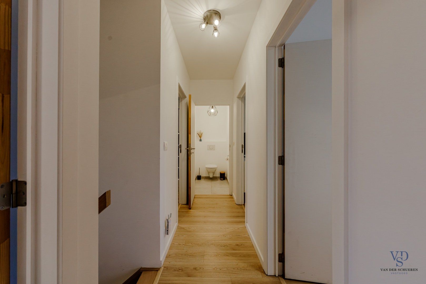 Recente, quasi-nieuwbouwwoning – instapklaar en energiezuinig (BEN) foto 22