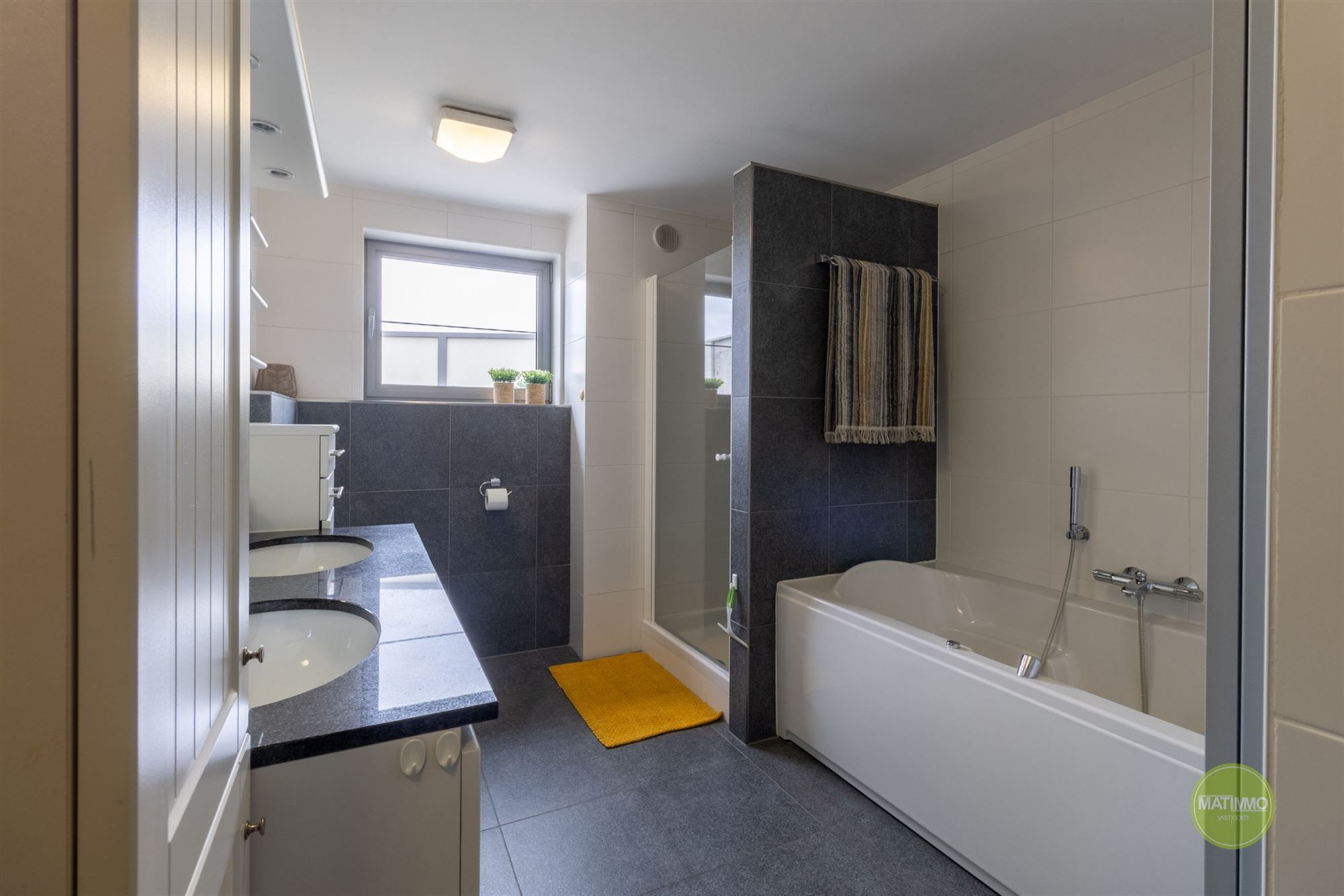 Penthouse met twee slaapkamers en ruim terras te Mol foto 11