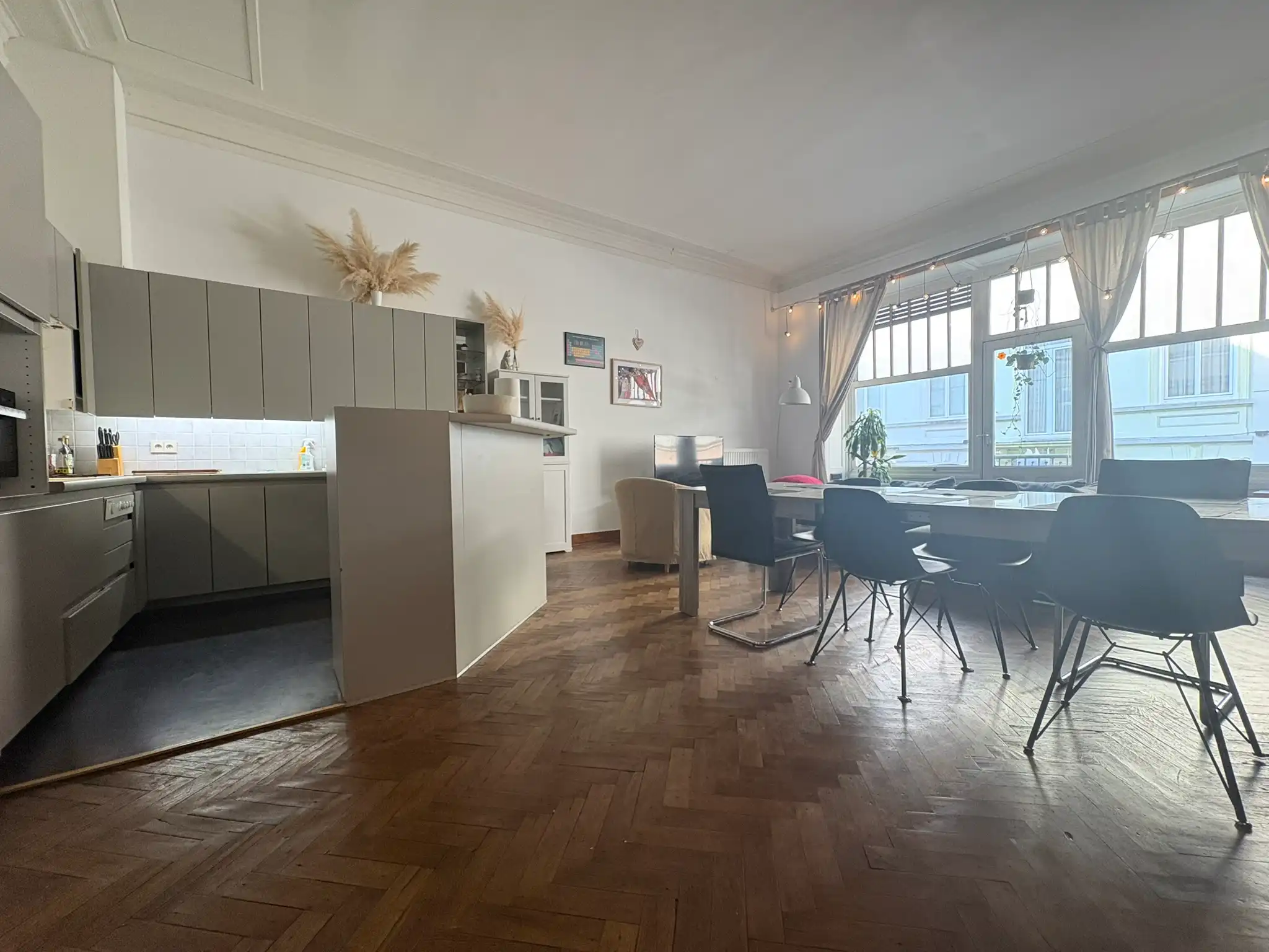 Ruime woning met zonnig terras nabij Gent-Sint-Pieters foto 4
