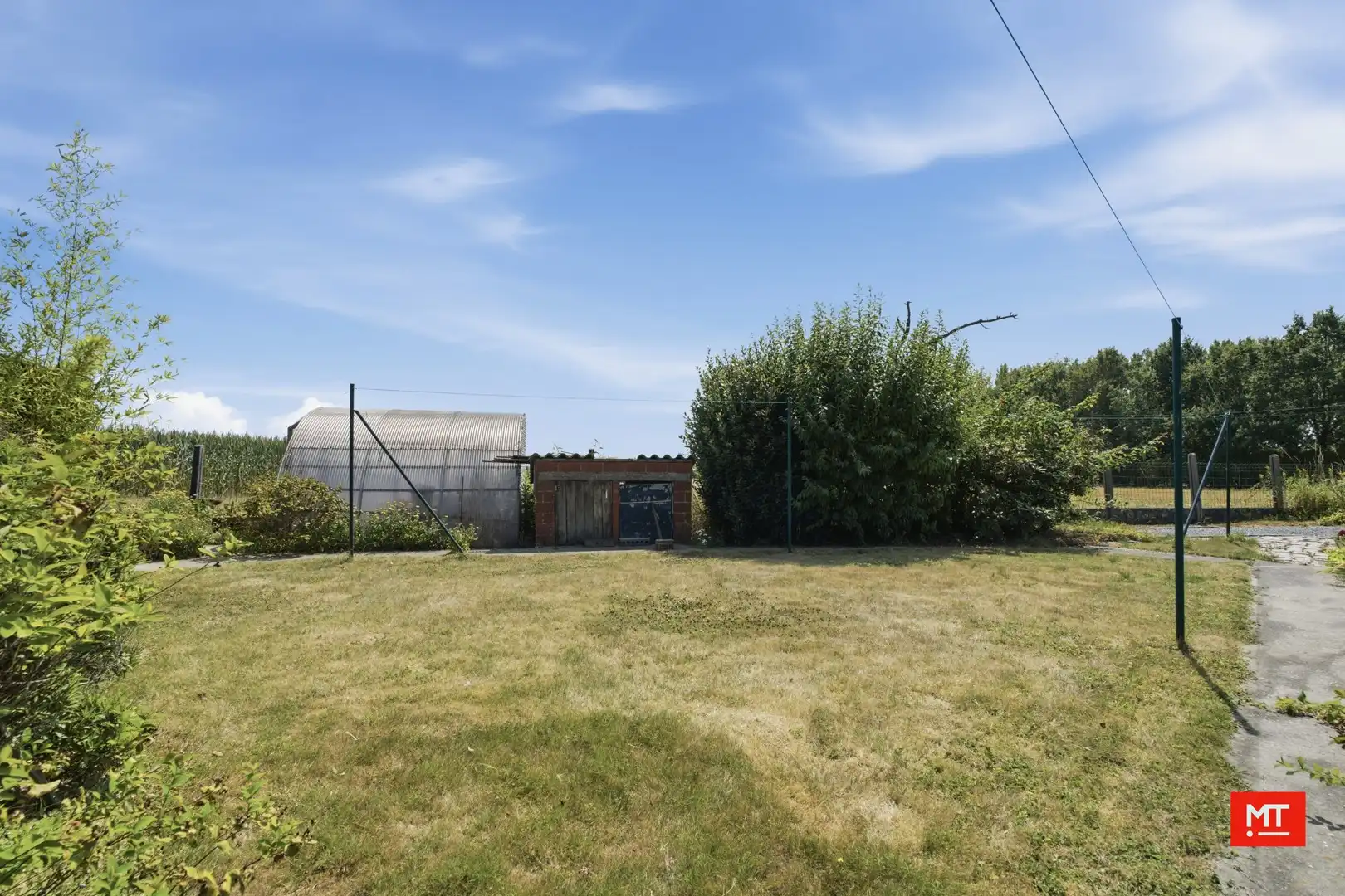 Te renoveren alleenstaande woning op een landelijke locatie in Wijtschate foto 7