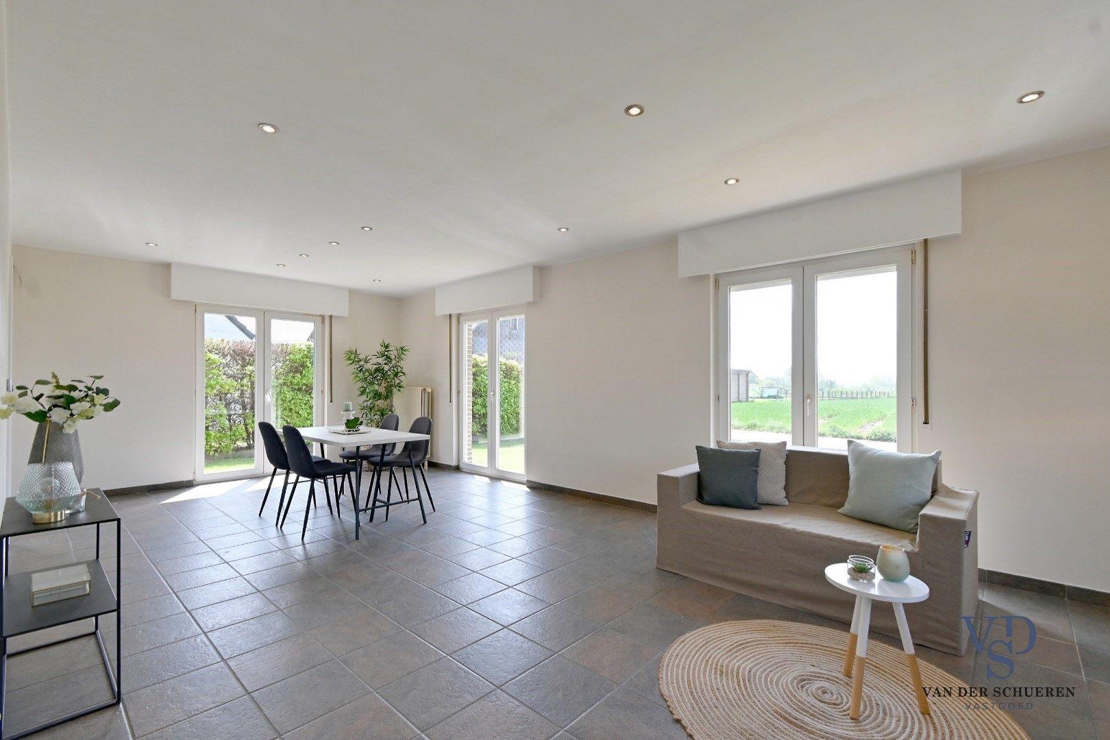Hoofdfoto van de publicatie: Bungalowwoning met afzonderlijke garage