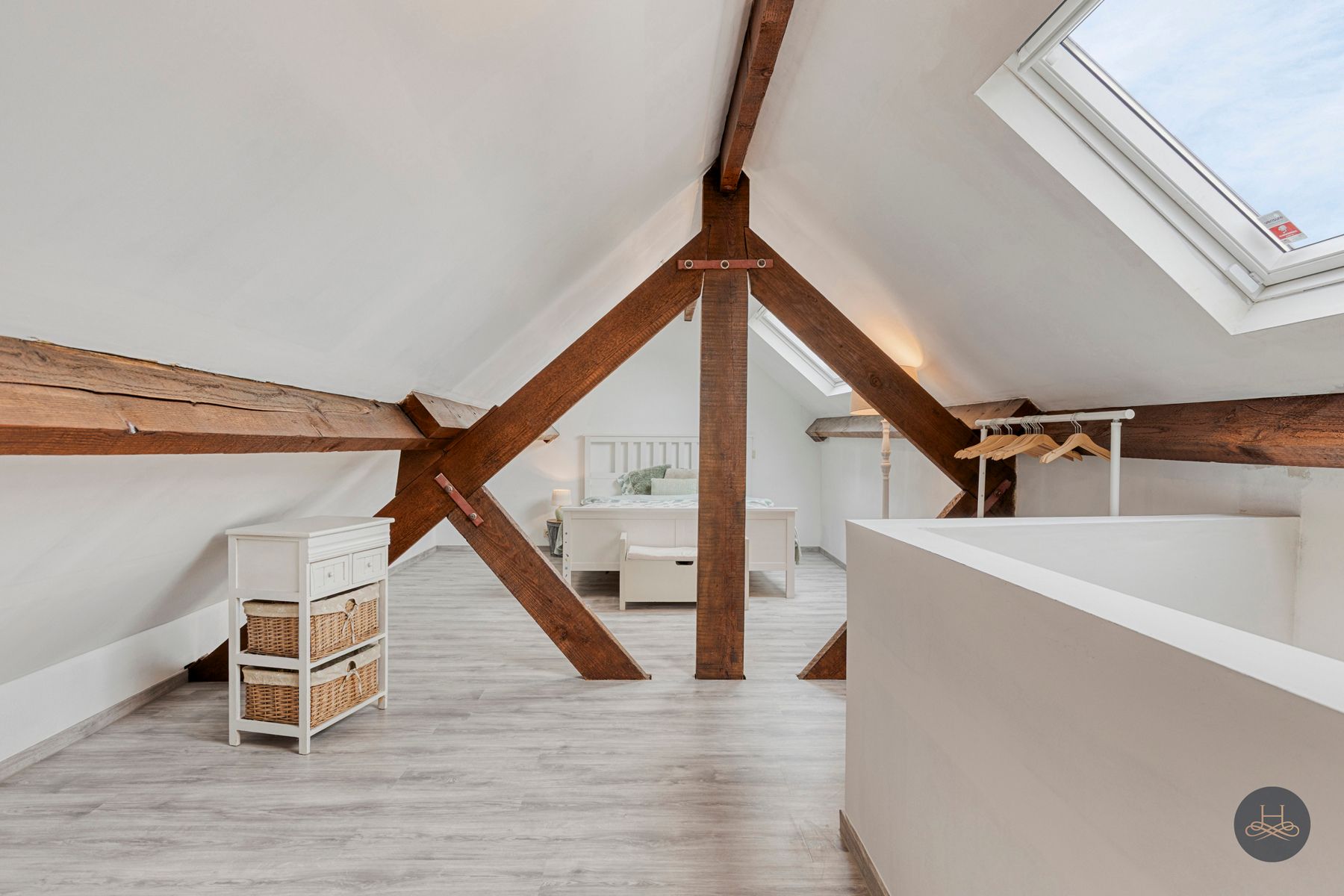 Gerenoveerde, unieke grote woning met ingerichte tuin foto 21