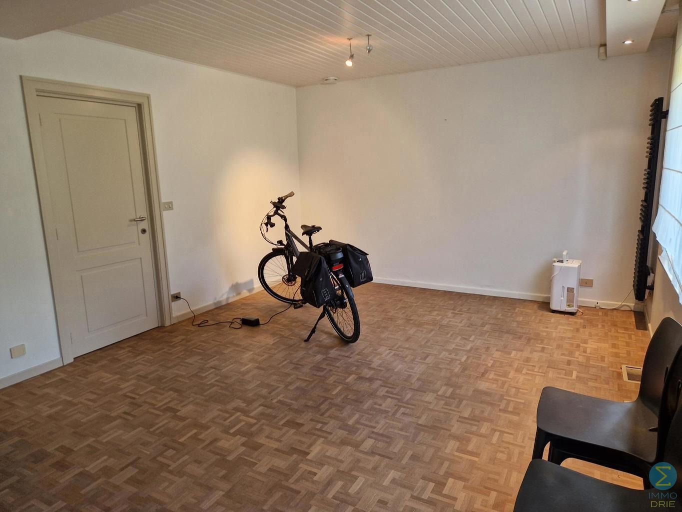 Vrijstaande woning van 340m². foto 13