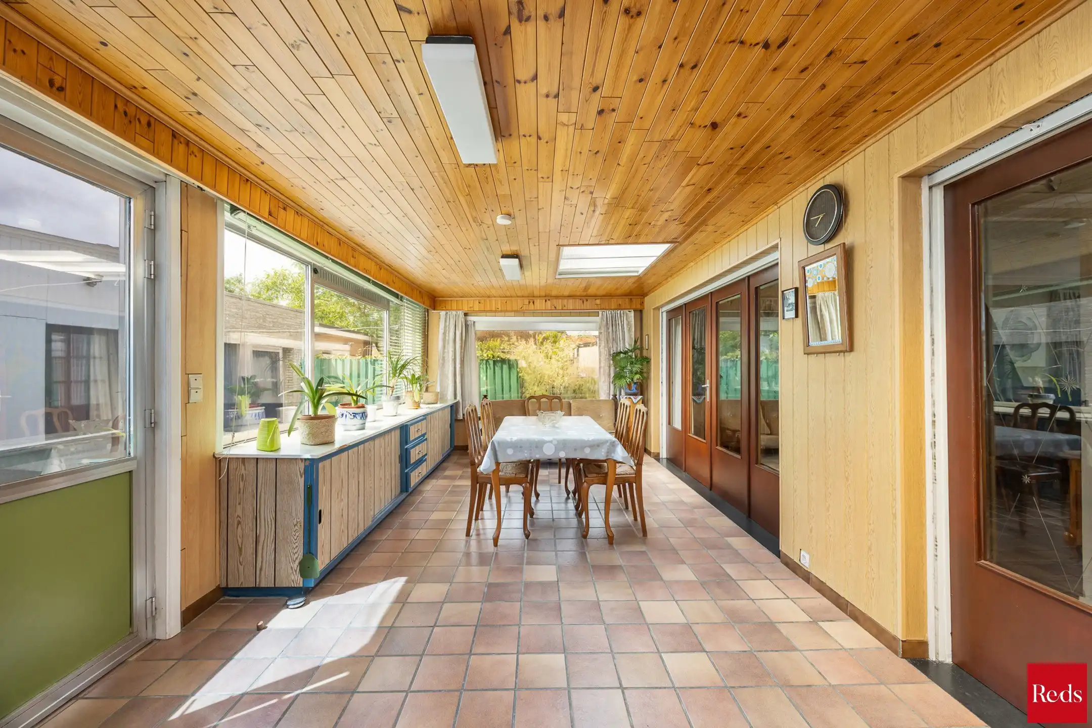  Halfopen bebouwing met tuin en garage foto 10