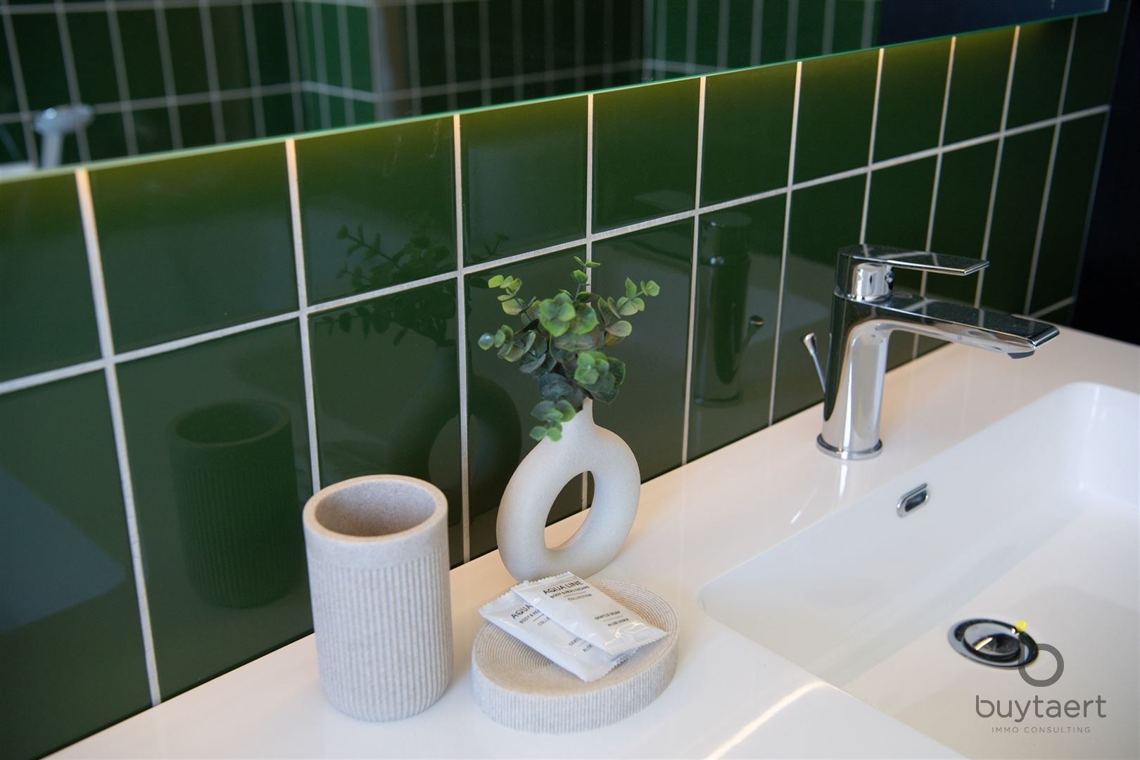 Instapklare éénsgezinswoning met drie slpks en tuin! foto 35