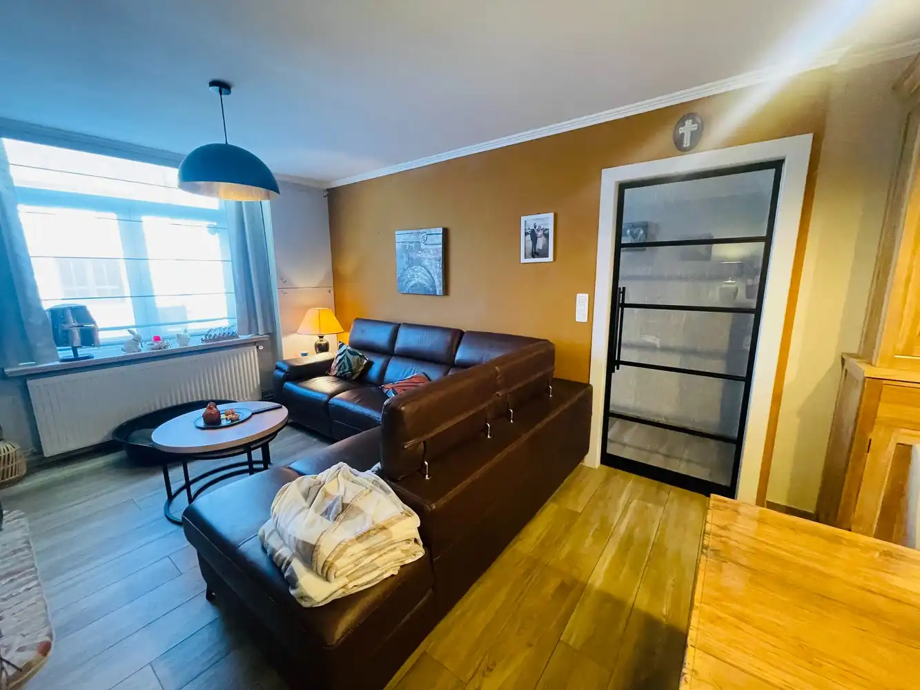 Sint-Andries,Uiterst verzorgd INSTAPKLAAR ENERGIEZUINIG woonhuis ( reno 2019) met grote, zonnige ZUIDWESTgerichte aangelegde terrastuin en prachtig ingericht HUISJE achteraan in de tuin, foto 7