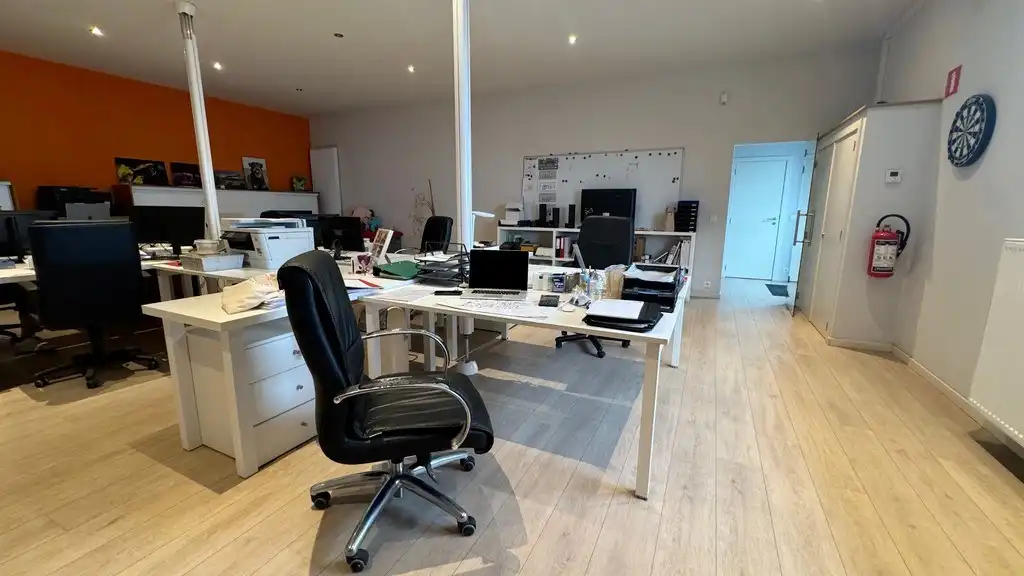 Loods met kantoor te huur nabij A12 in Wilrijk foto 5