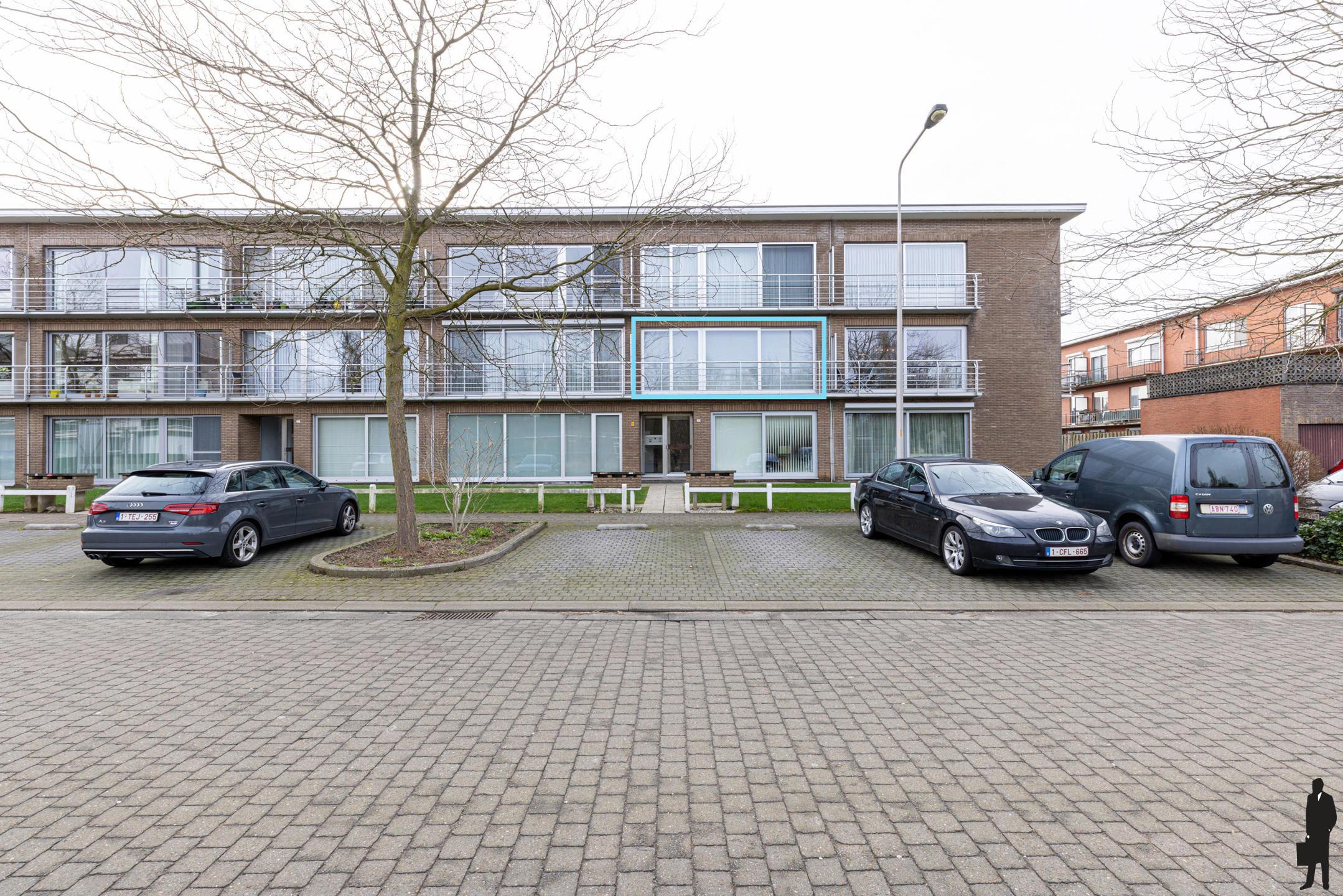 Zeer goed onderhouden appartement met 2 slaapkamers foto {{pictureIndex}}