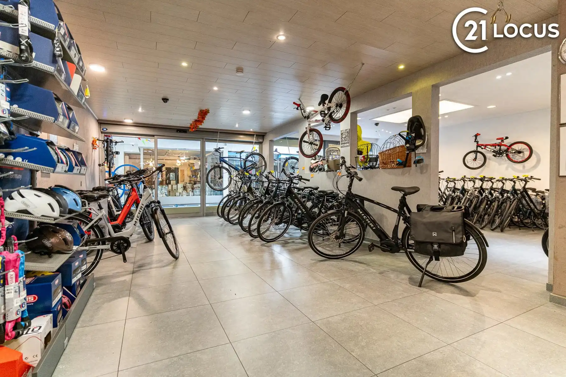 Unieke Commerciële Kans in het Hart van Beveren! foto 2