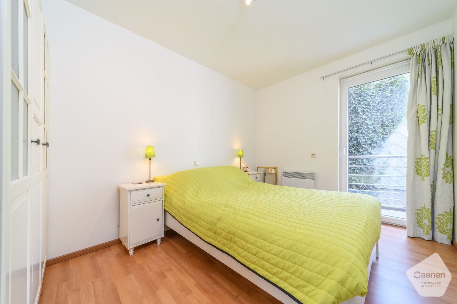 Instapklaar 1-slaapkamerappartement met terras nabij zee en centrum foto 12