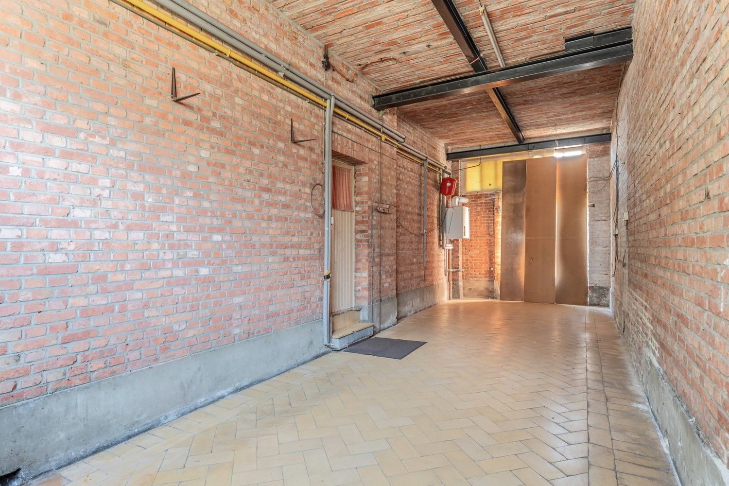 Karaktervol handelshuis met binnentuin in centrum Diepenbeek foto 23