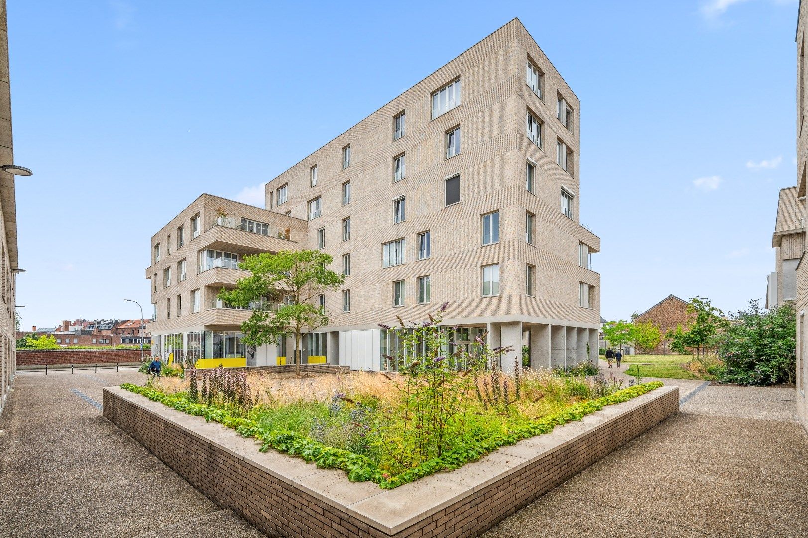 Prachtig goed gelegen appartement foto {{pictureIndex}}