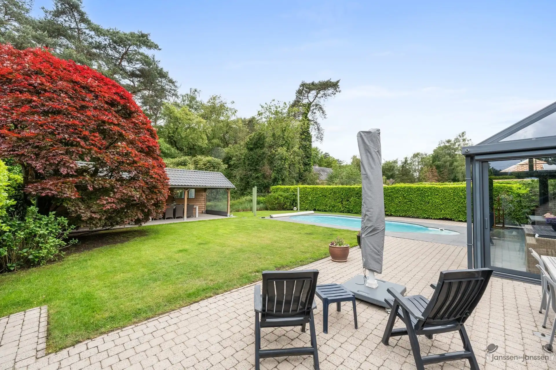Prachtige lichtrijke villa met 4 slaapkamers op 826m². foto 24