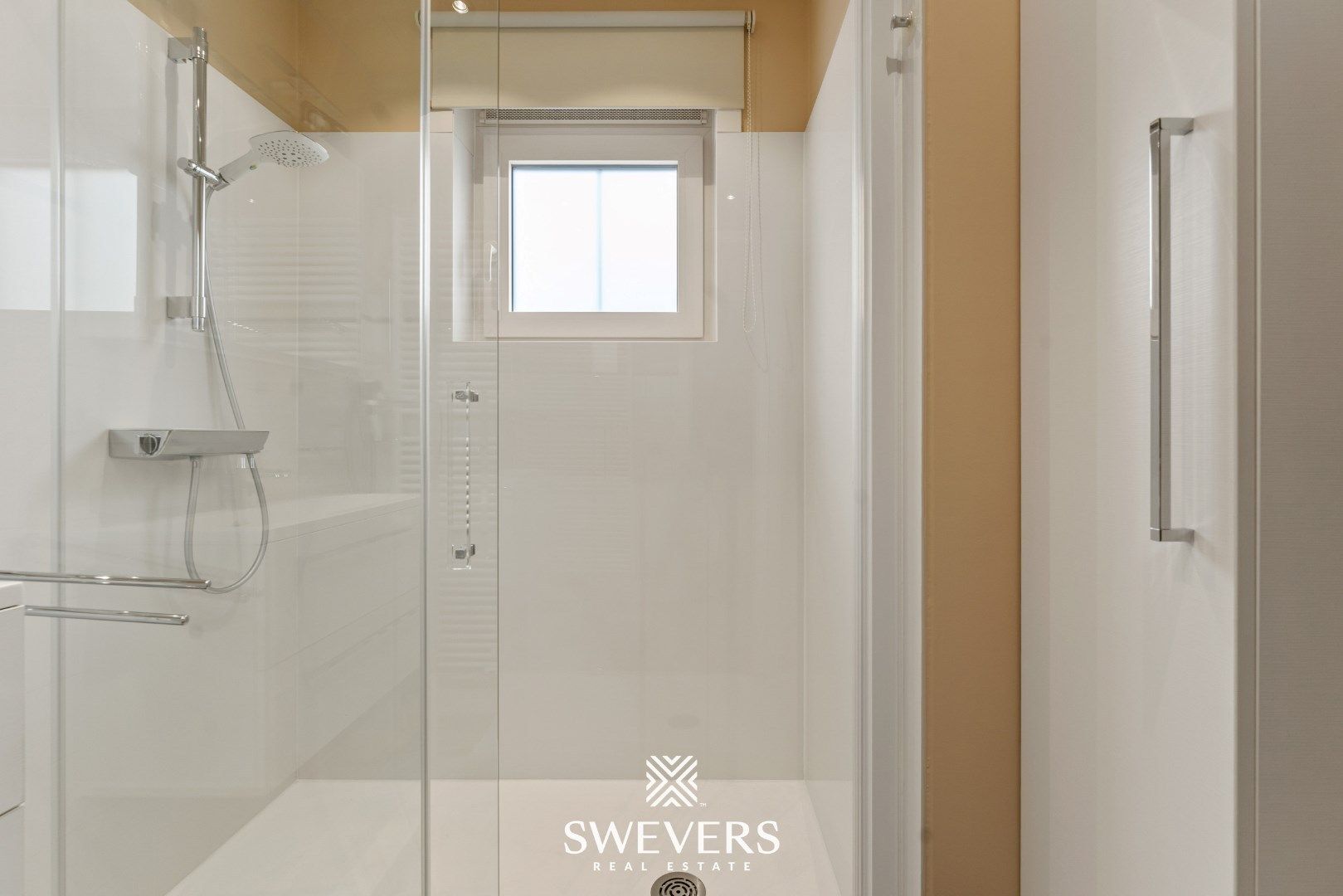 Gelijkvloers, ruim appartement met grote tuin te Koersel foto 17