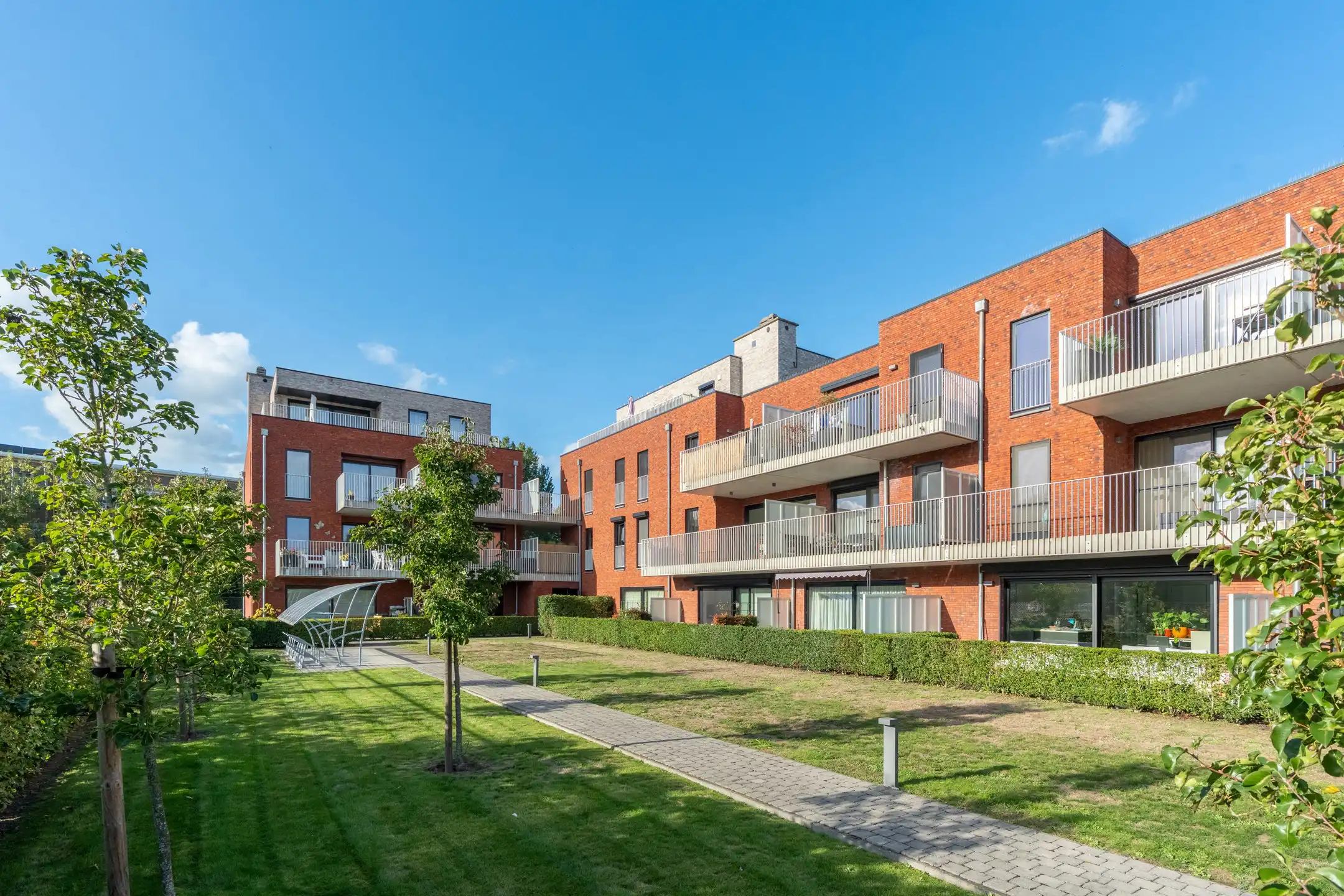 Energiezuinig penthouse met 2 slpks, terras en staanplaats. foto 2