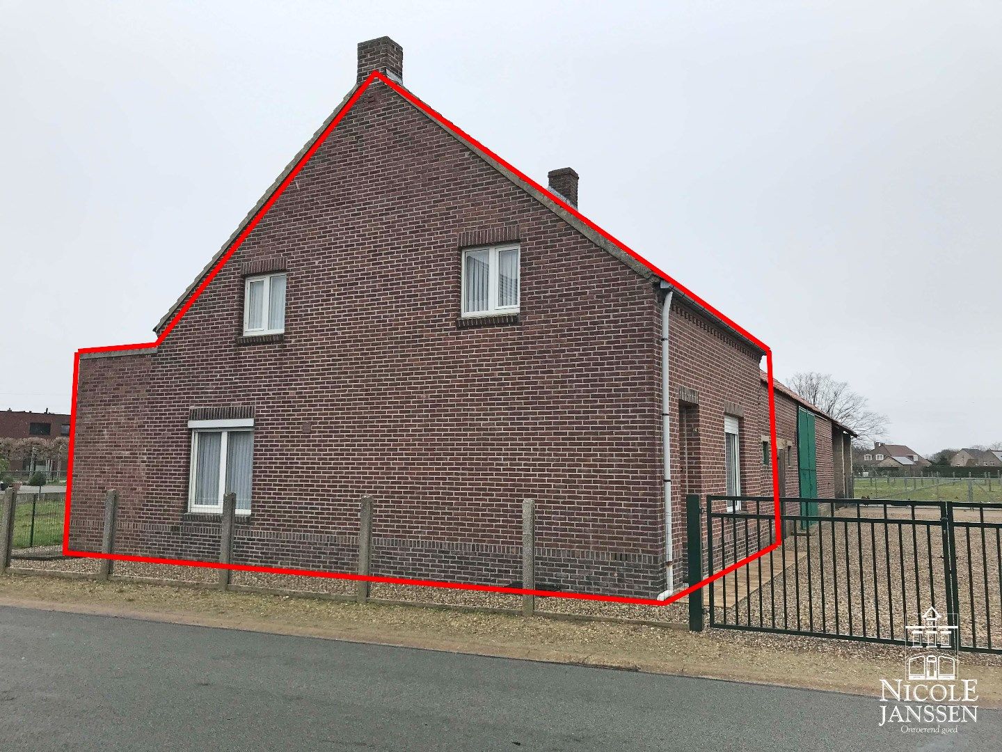 Gezinswoning met drie slaapkamers en terras in Voorshoven foto 13