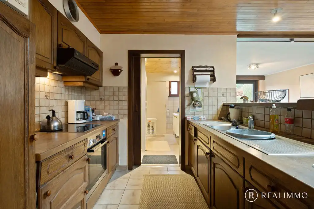 Rustig gelegen gezinswoning op 789m² foto 6