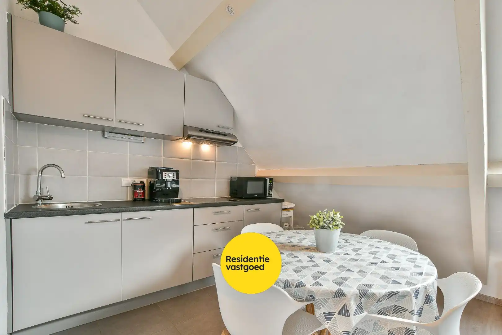 Gezellig dakappartement met tuin vlak bij zee – Vosseslag, De Haan! foto 12