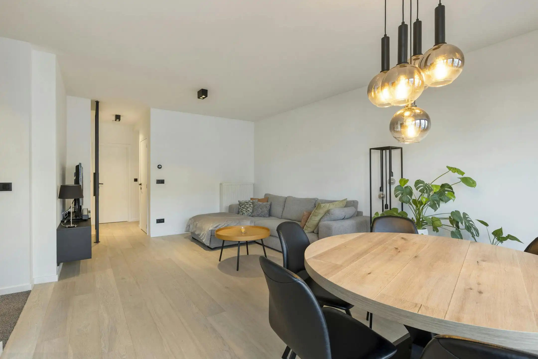 Prachtig appartement met garage en terras te koop in Merksem foto 5