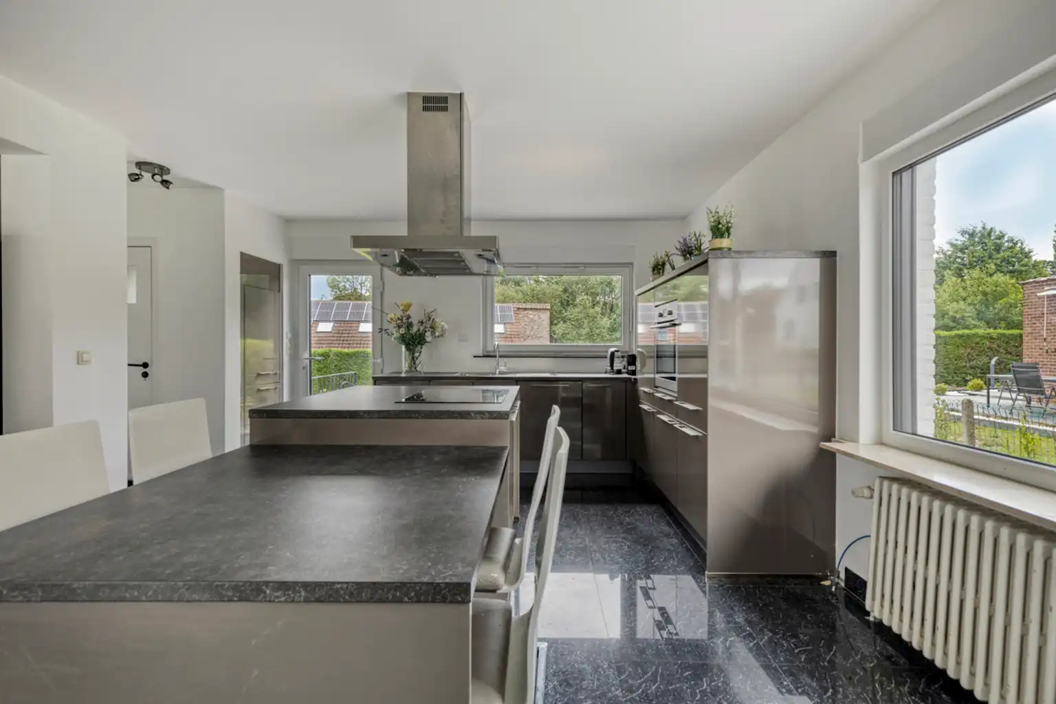 Instapklare woning, voorheen 3 slpk, extra kamers mogelijk foto 3