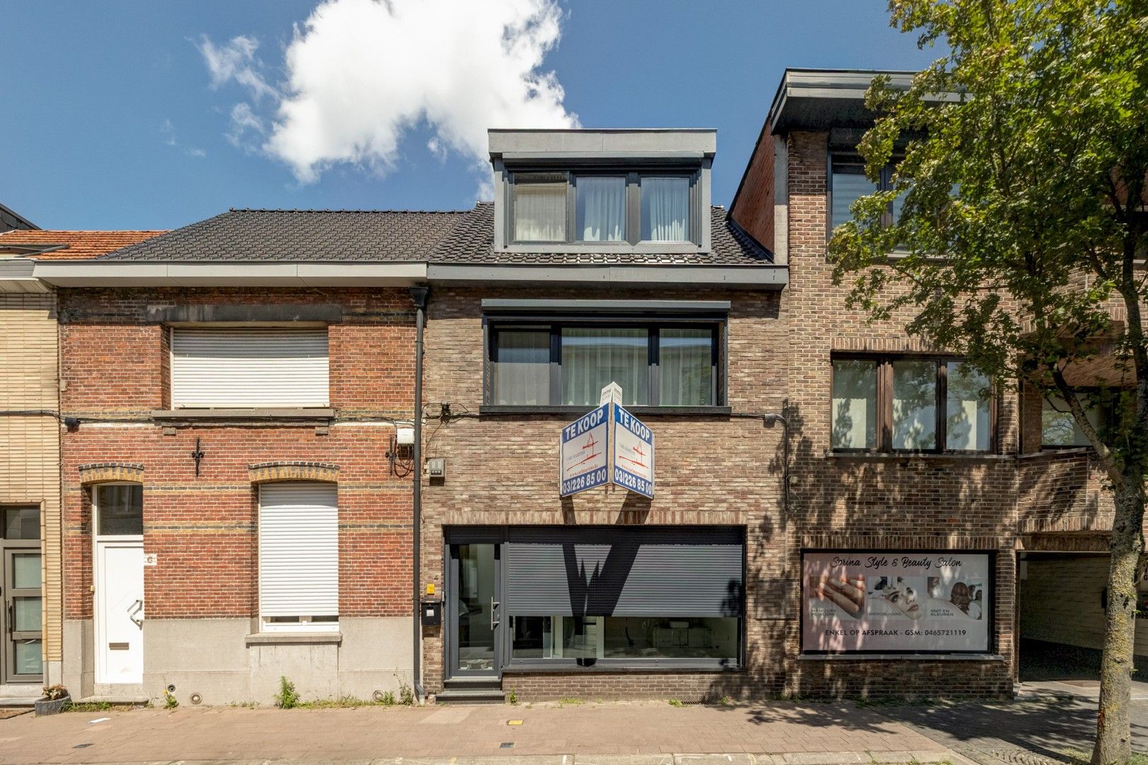 GERENOVEERDE WONING foto {{pictureIndex}}