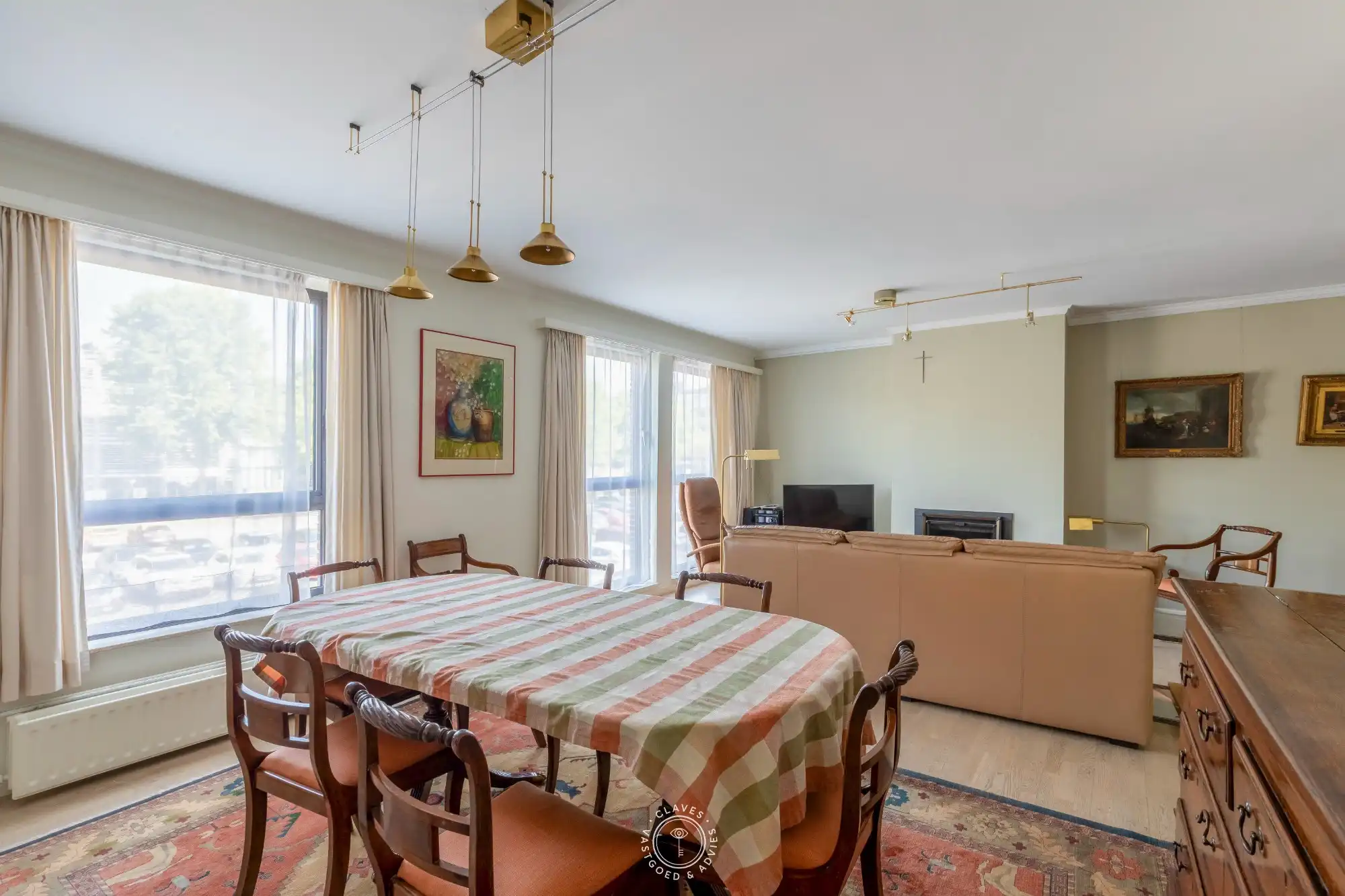 Ruim en lichtrijk appartement met 3 slaapkamers op toplocatie met autostaanplaats aan het Hendrik Heymanplein foto 3