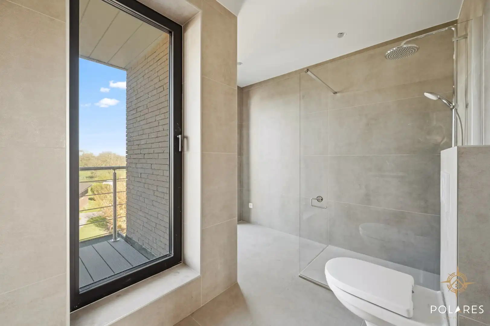 Rustig gelegen nieuwbouwwoning met 3 slaapkamers en tuin foto 12