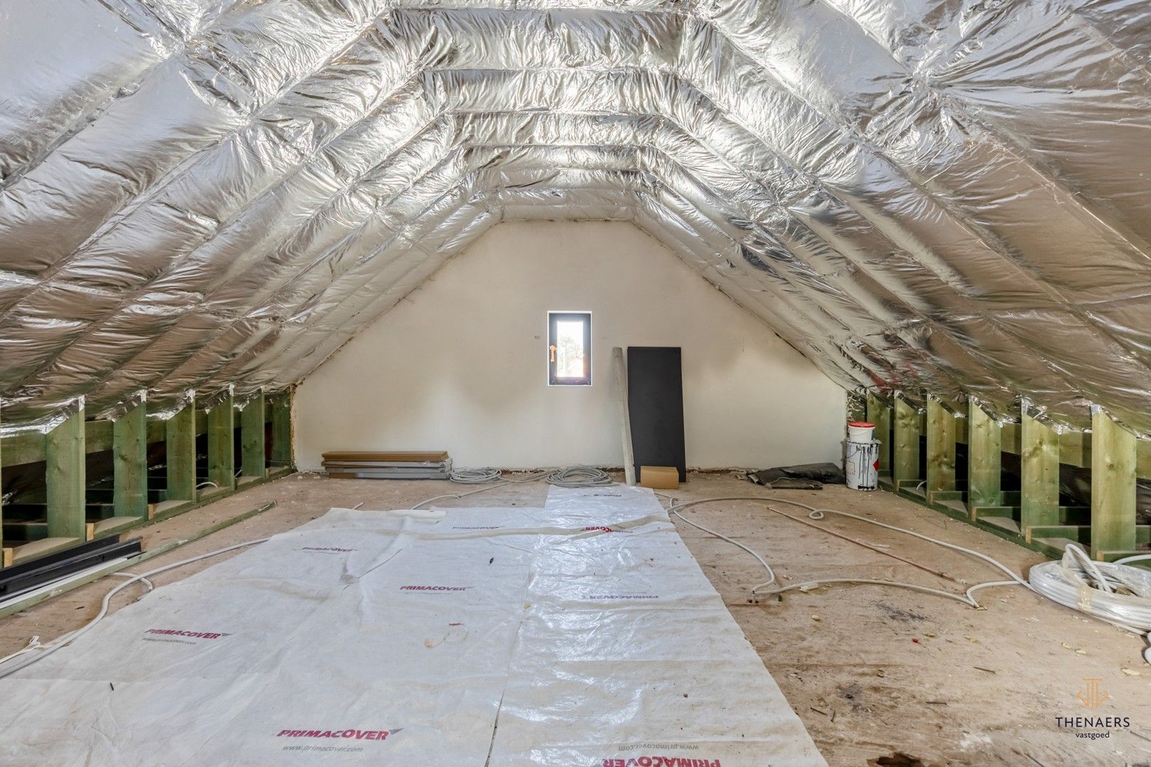 Volledig gerenoveerde woning met 2 slaapkamers. foto 25