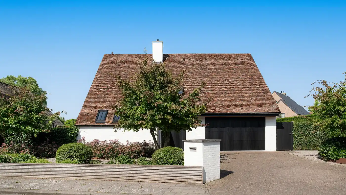 Volledig en zeer kwalitatief gerenoveerde villa op een ruim zuid-west gericht perceel foto 26