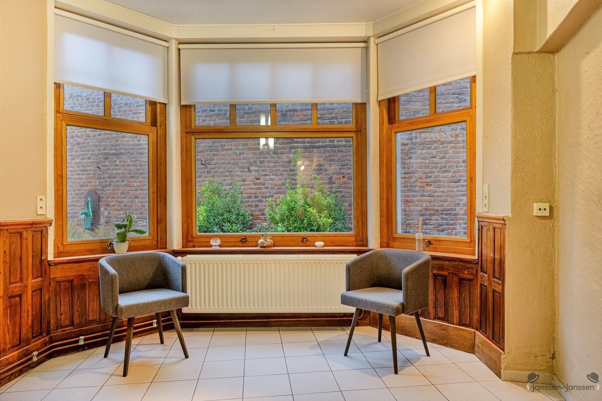 Voormalig kanunnikenhuis met achterliggend perceel. foto 7