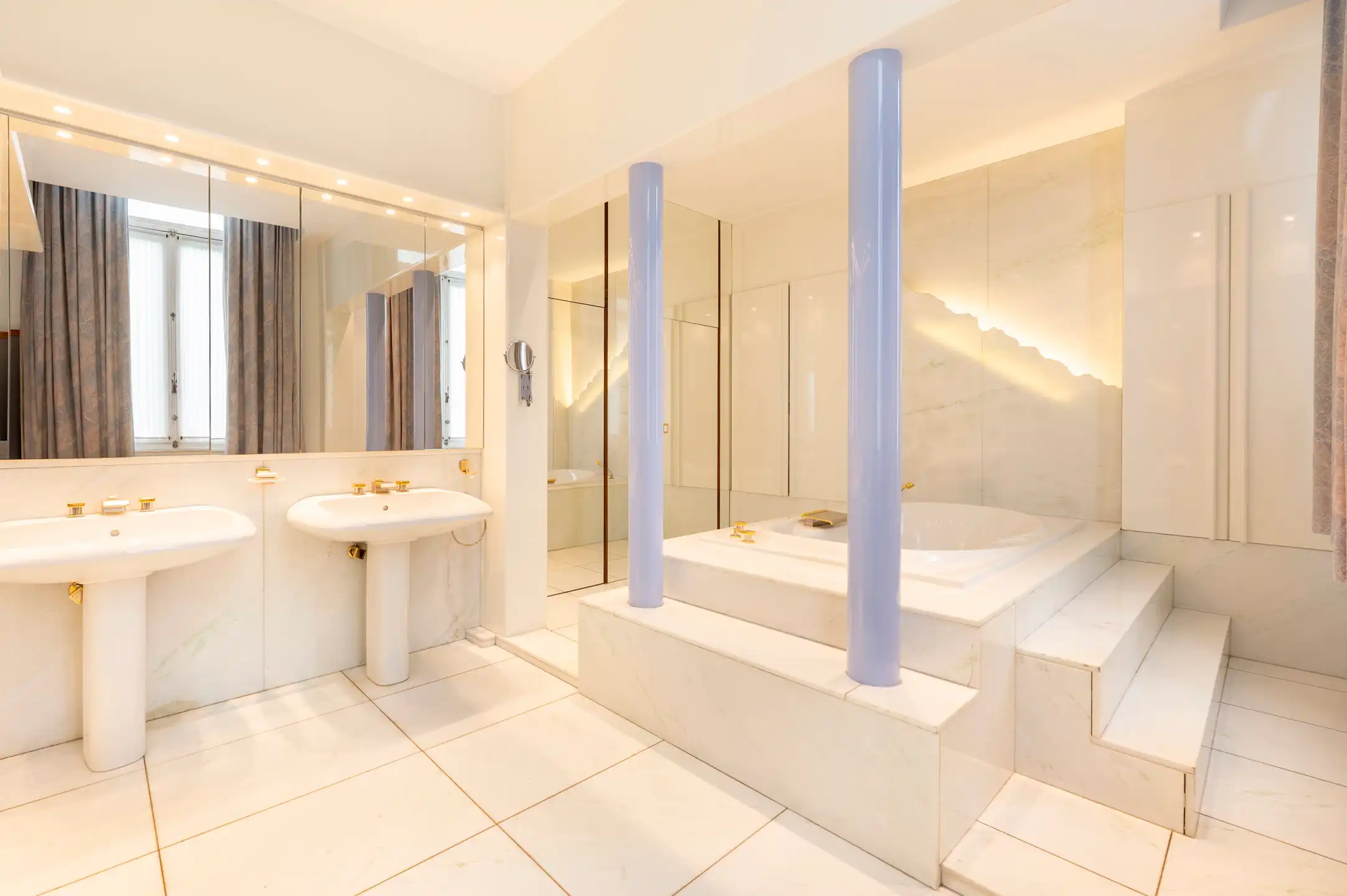 ANTWERPEN - Authentieke meesterwoning met vier garages foto 11