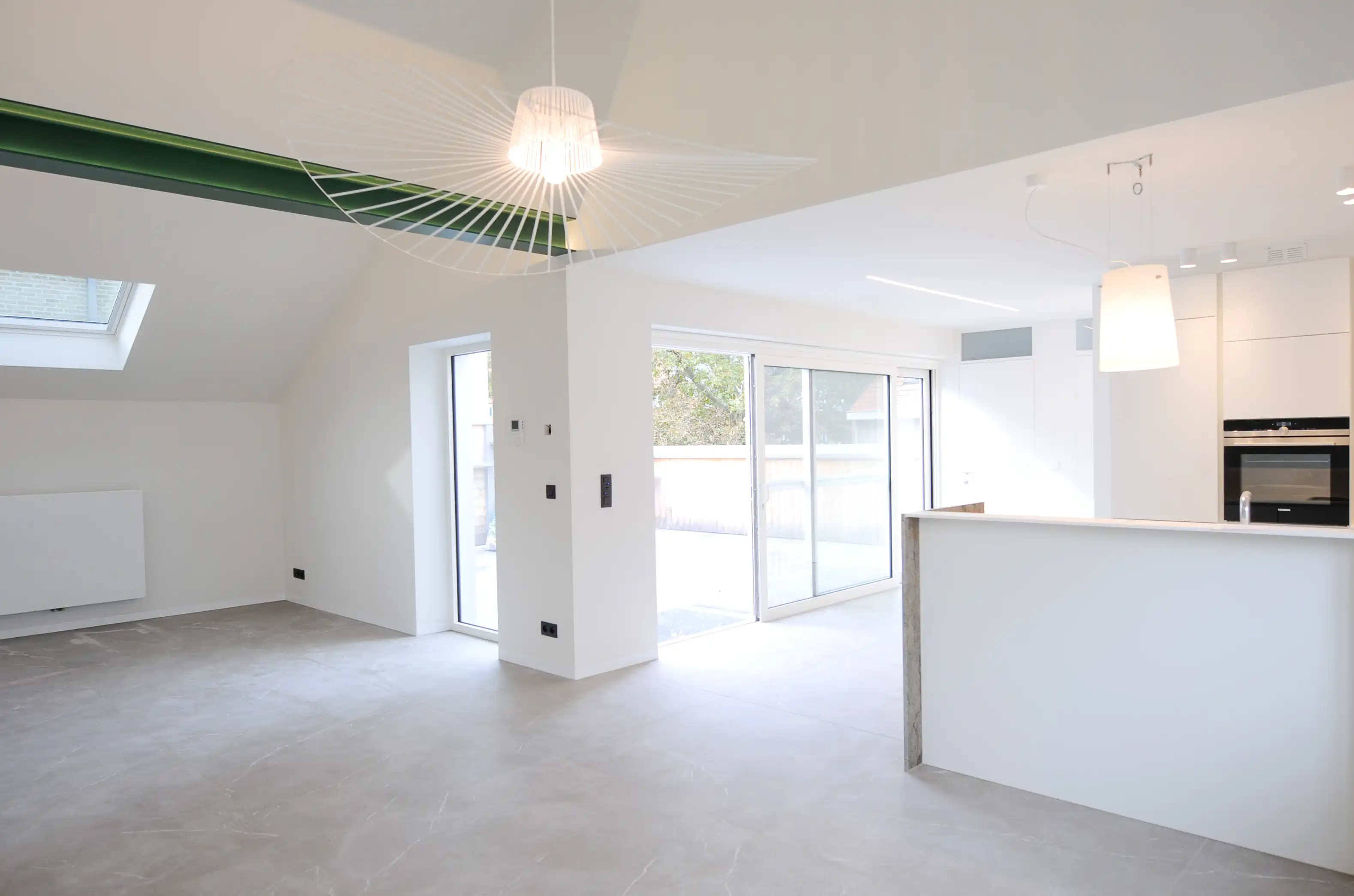 Ruime woning met groot terras foto 15