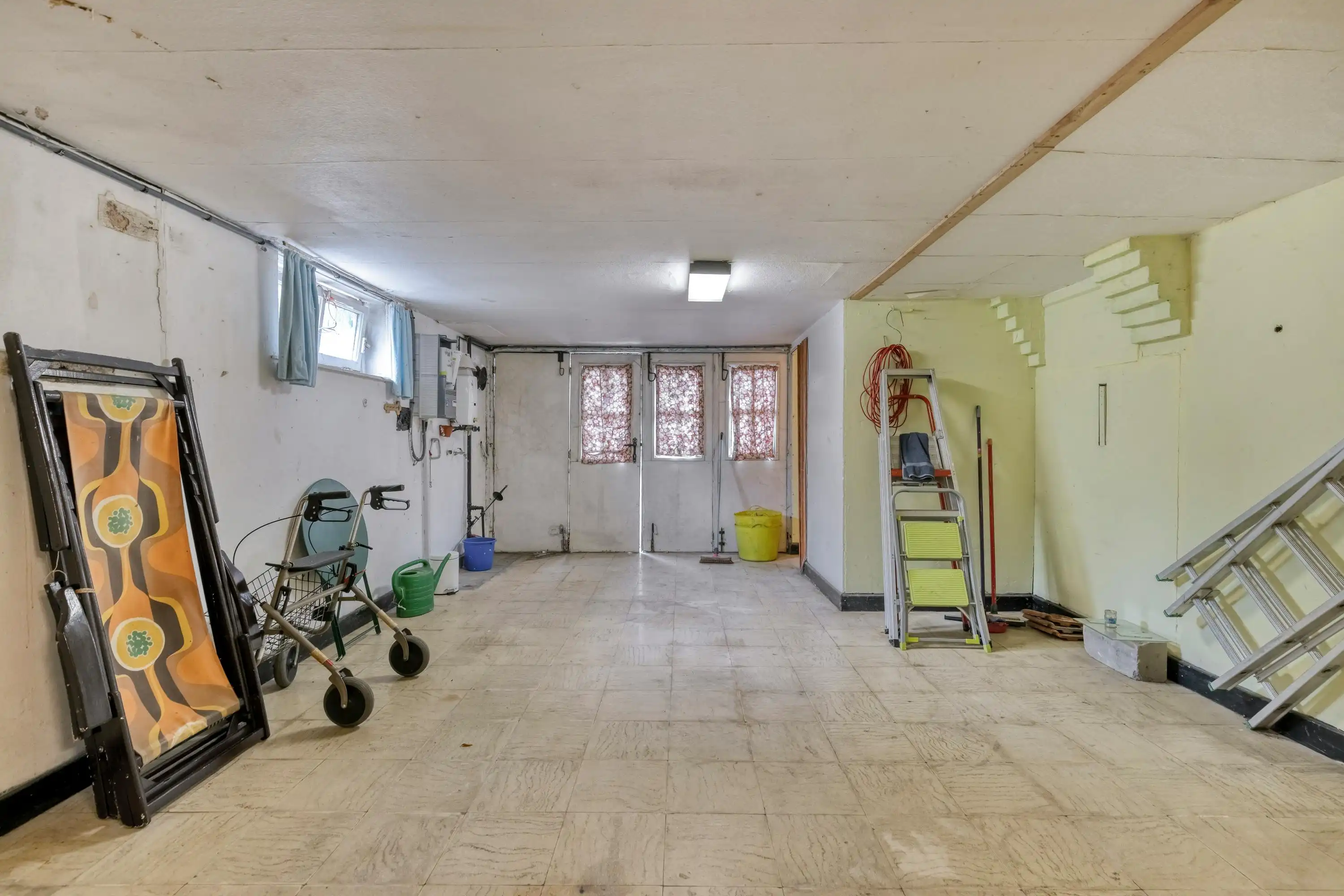 Charmante te renoveren woning met garage in centrum De Panne foto 15