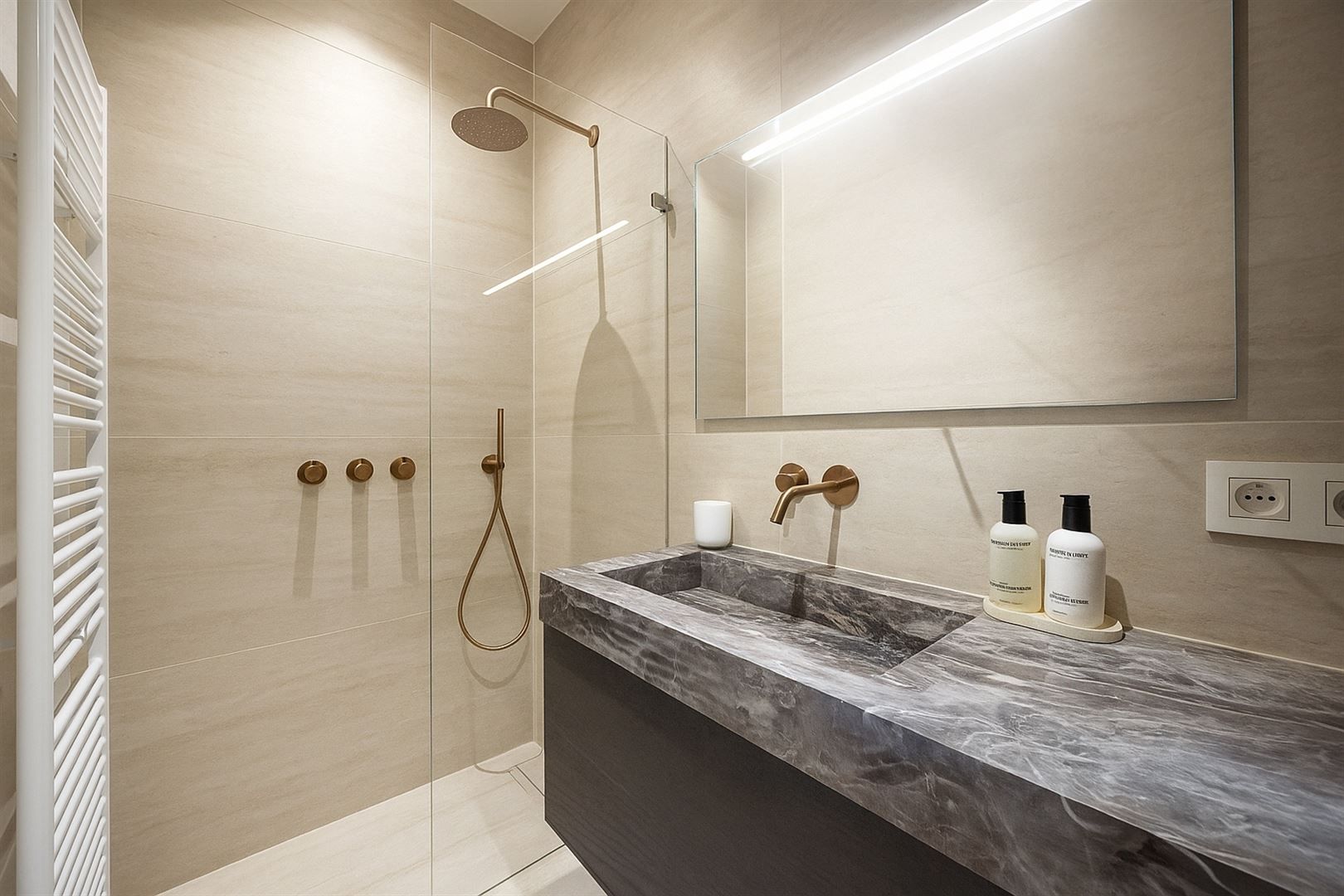 Duplex in renovatieproject foto 17