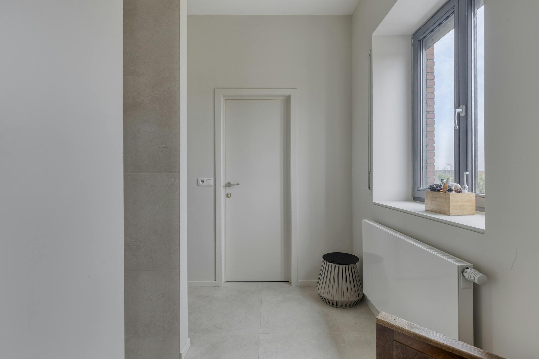 Ruim 2 slaapkamer appartement te koop in Koekelberg! foto 9