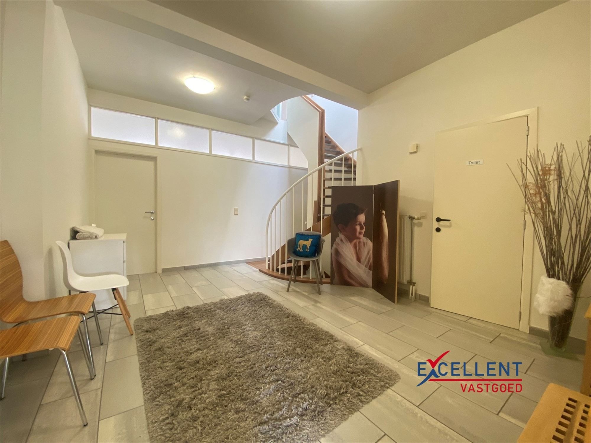 Moderne praktijkruimte te huur op de Markt van Deinze foto 5