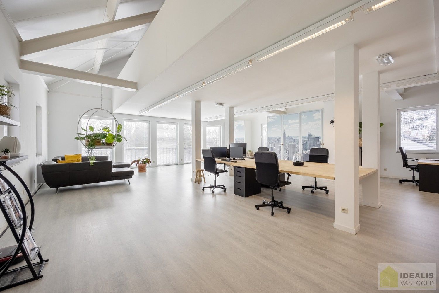 STATIGE, STRAKKE EN UITERST RUIME WONING/KANTOOR MET HOOGSTAANDE AFWERKING EN OOG VOOR DETAIL. VOORZIEN VAN 3 SLAAPKAMERS, RIANTE LEEFRUIMTES ÉN UNIEKE LANDSCAPE KANTOORRUIMTES OP RESIDENTIËLE DOCH GUNSTIGE LOCATIE! foto 37
