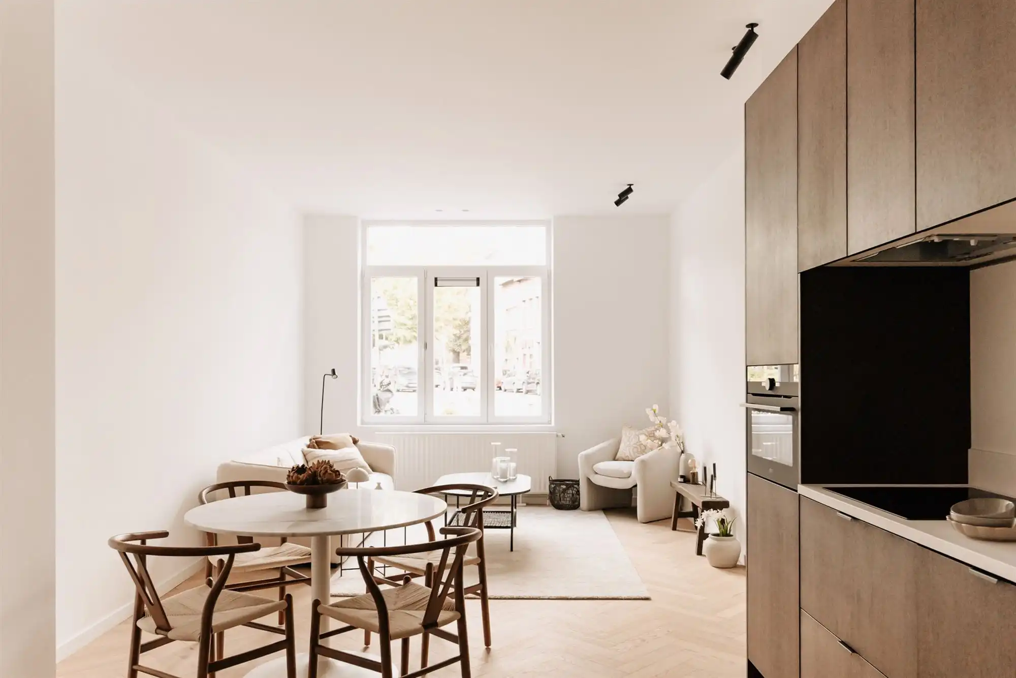 Gerenoveerd appartement met gezellige stadstuin foto 9
