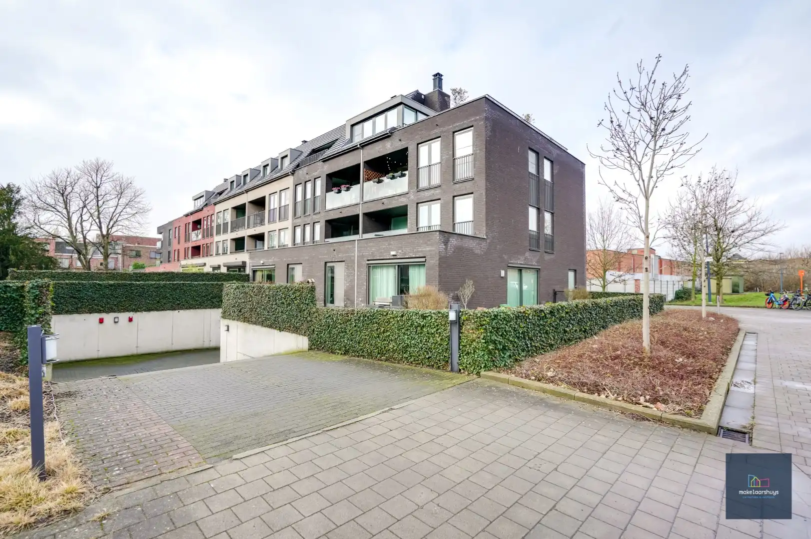 Garagebox te huur in het complex Grote Wede te Sint-Amandsberg  foto 4