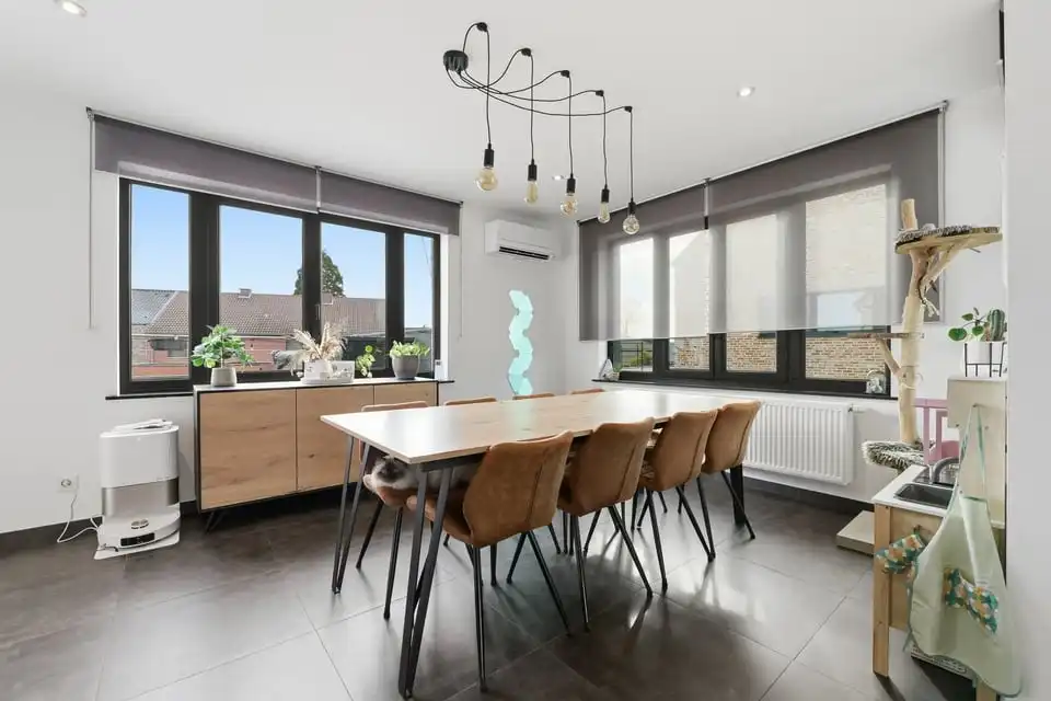 KNAP APPARTEMENT MET 3 SLKS EN EEN RUIM TERRAS IN BILZEN-HOESELT foto 7