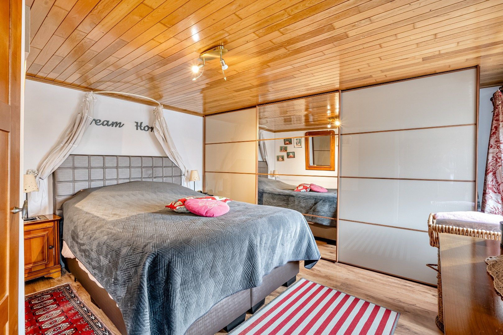 Centrumligging met prachtige tuin ! foto 6