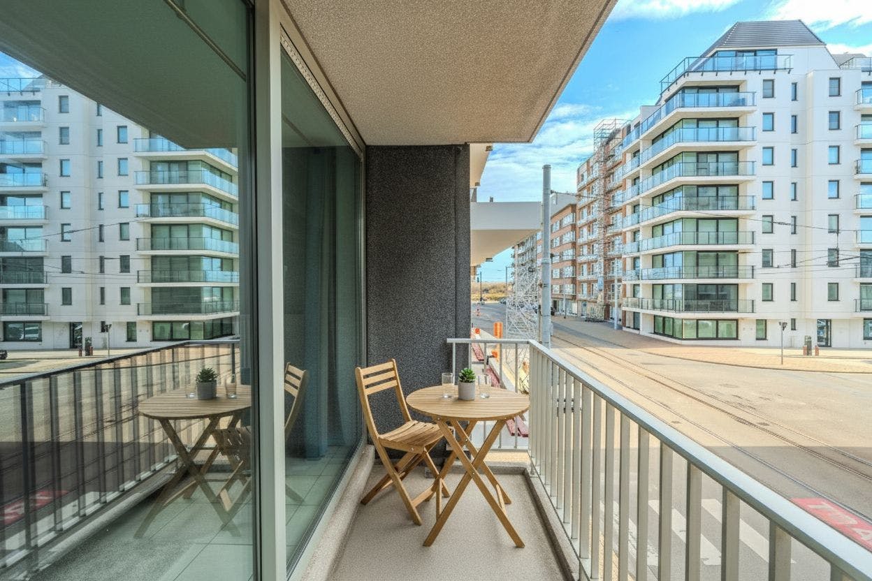 Instapklaar appartement met twee slaapkamers te centrum Middelkerke! foto {{pictureIndex}}