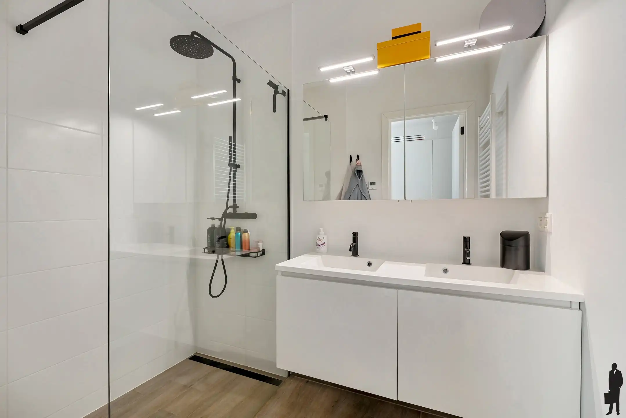 Zeer stijlvol 2 slpk. appartement met 2 staanplaatsen en berging te Hoogstraten - Meer! foto 12