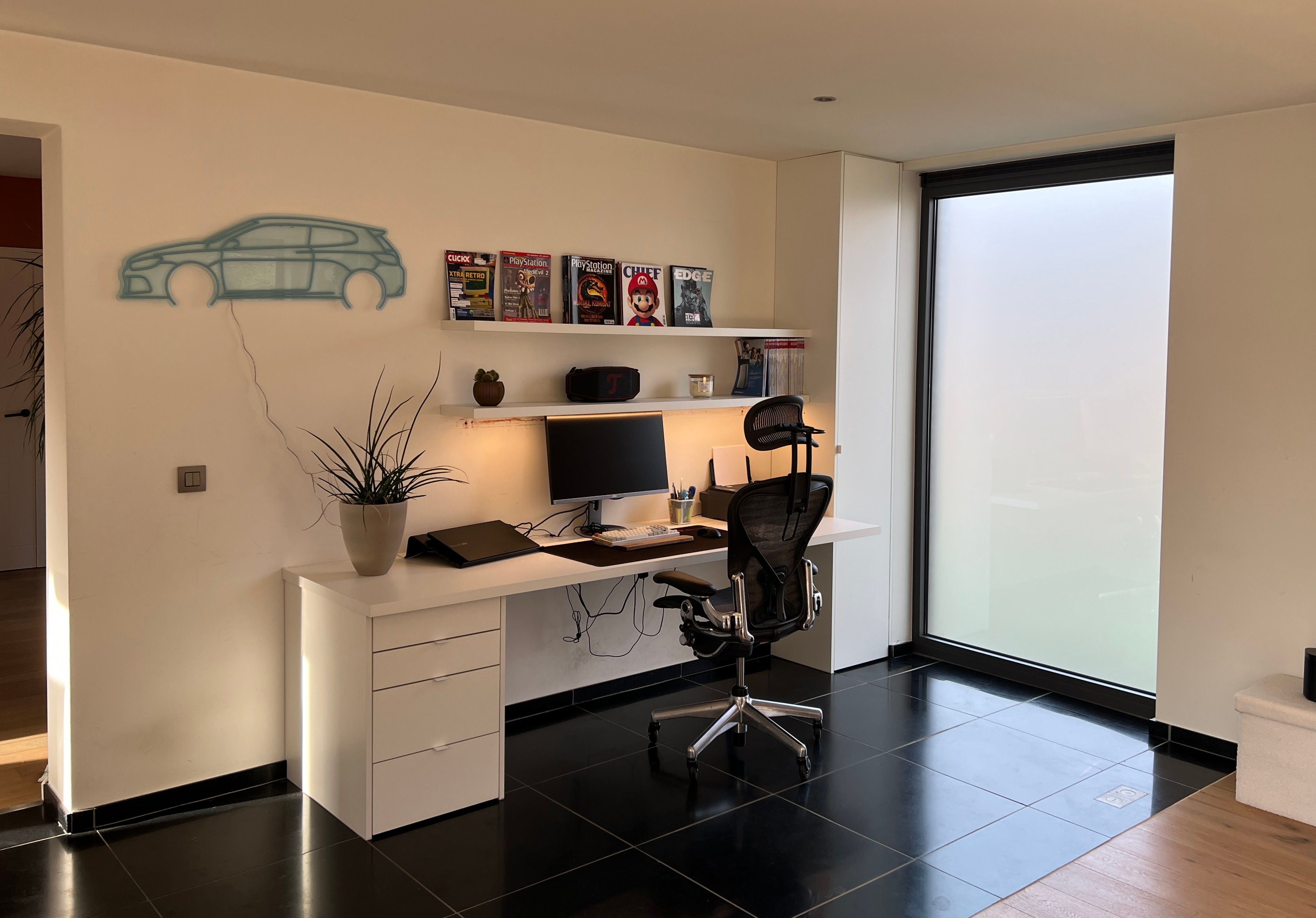 Instapklare, volledig gerenoveerde droomwoning met 3 slaapkamers, inpandige garage en prachtig aangelegde tuin foto 4