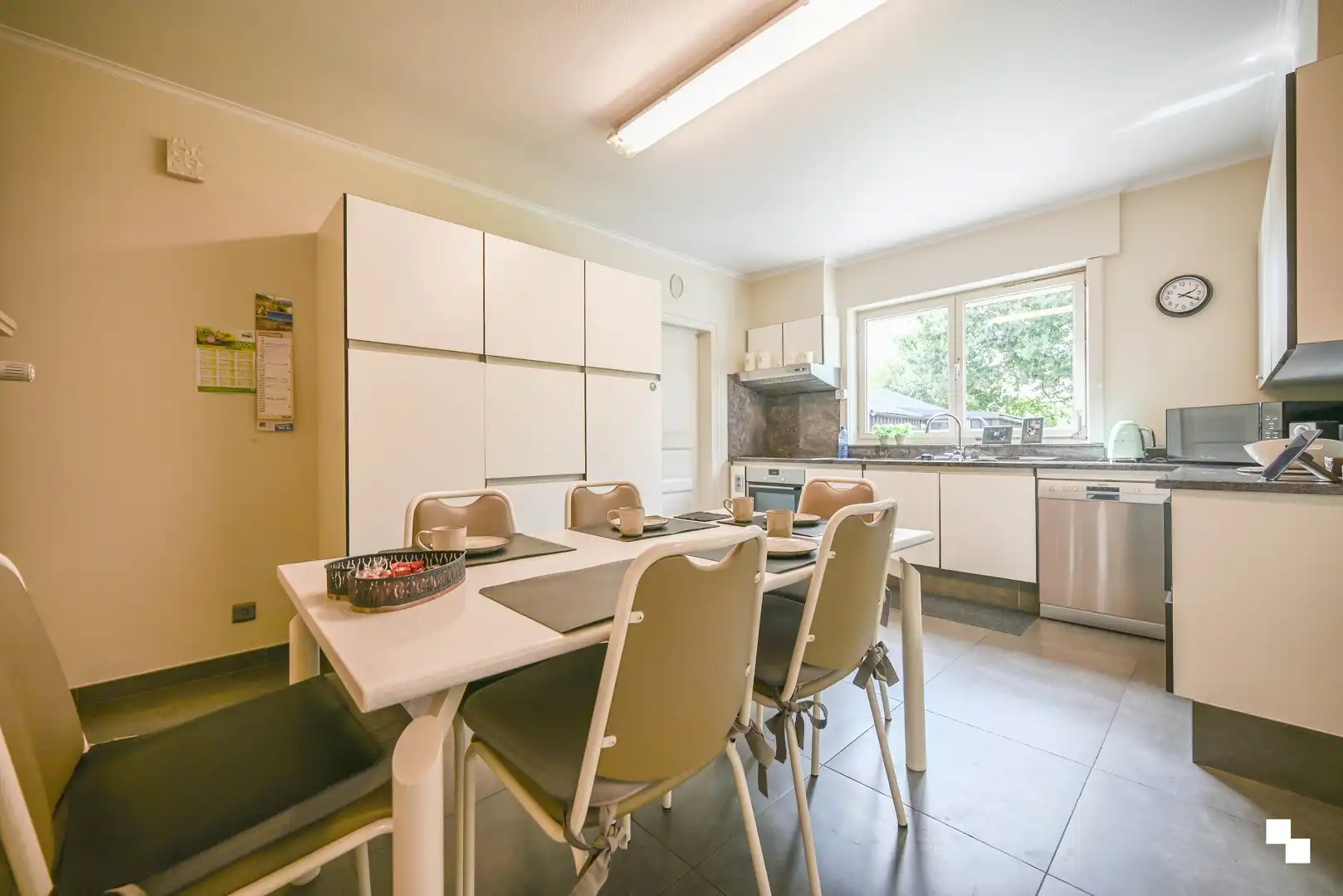 Charmante, goed onderhouden woning met werkplaats foto 8